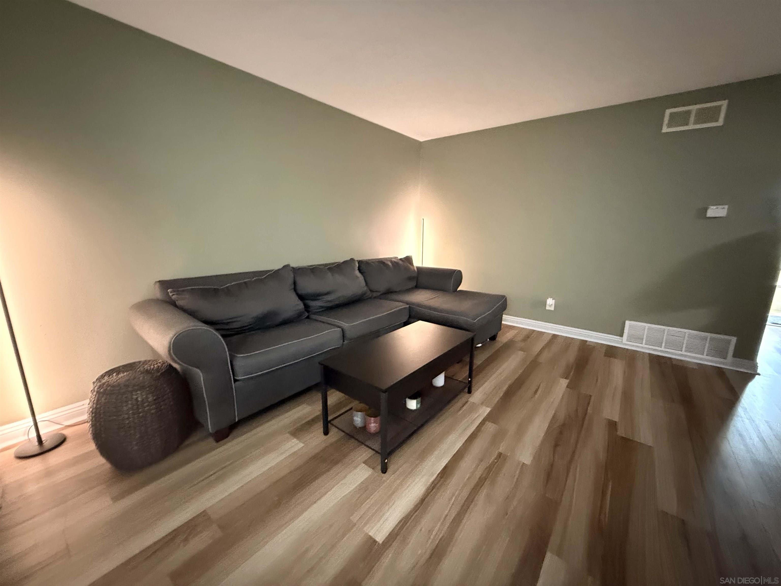 Detail Gallery Image 9 of 21 For 5511  Adelaide Ave  #21,  San Diego,  CA 92115 - 2 Beds | 1 Baths