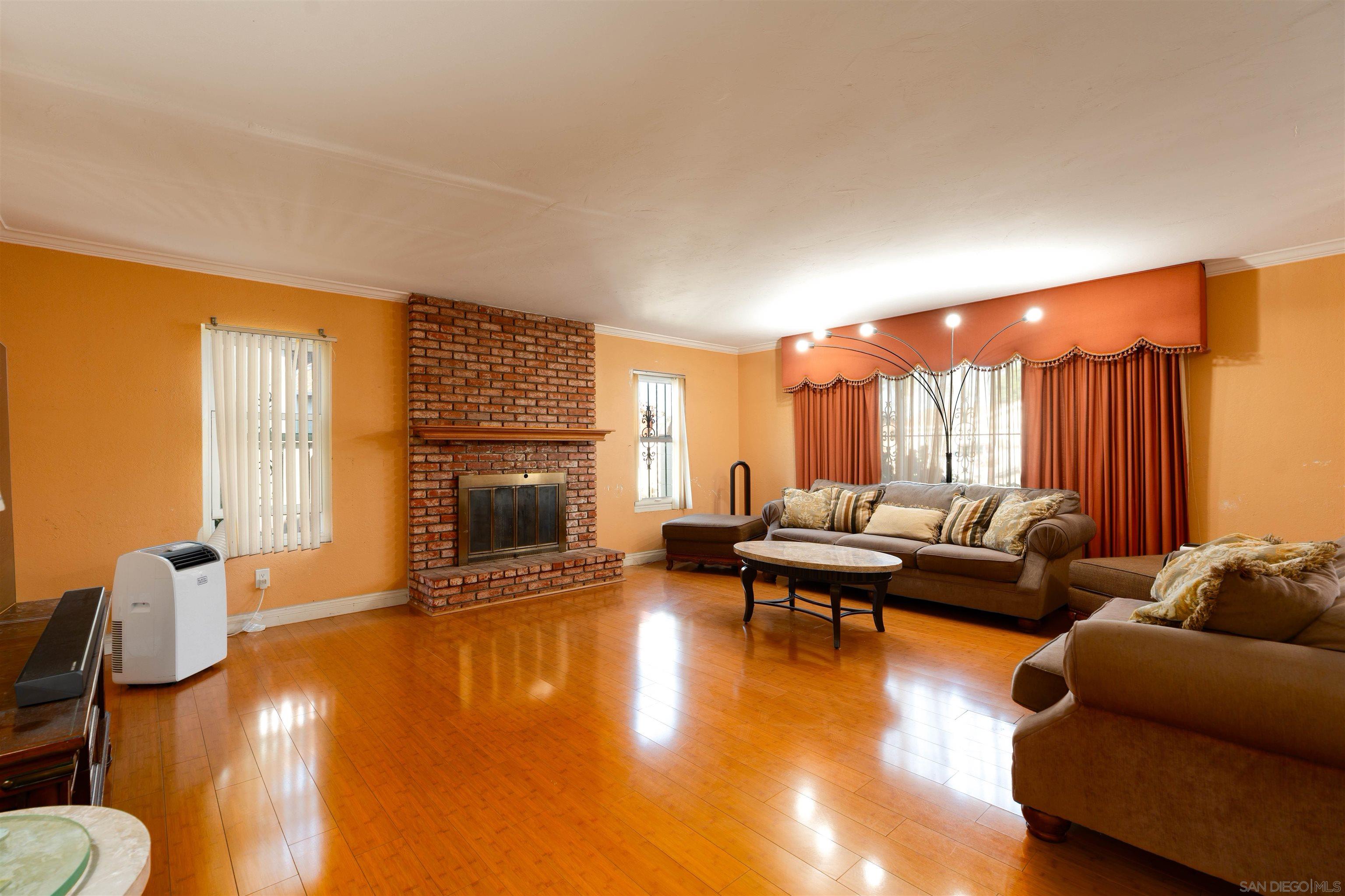 Front Image Thumbnail for SD260007317