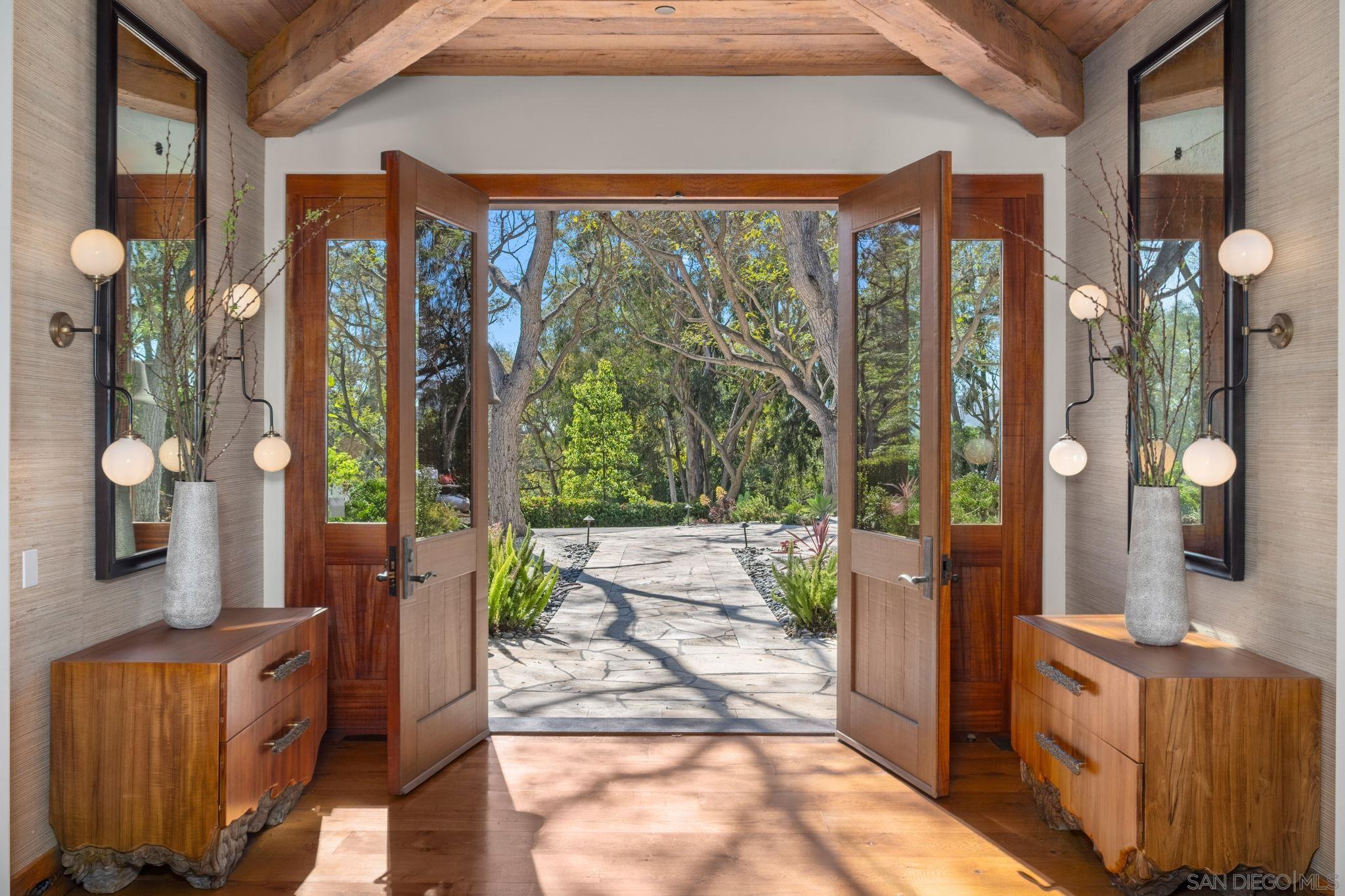 Detail Gallery Image 2 of 28 For 4505  La Noria, Rancho Santa Fe,  CA 92067 - 7 Beds | 7/1 Baths