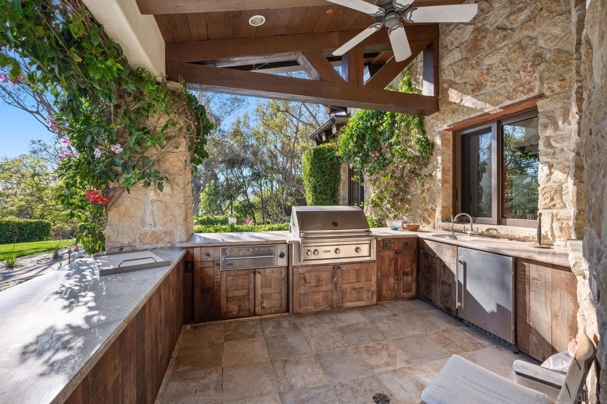Detail Gallery Image 11 of 28 For 4505  La Noria, Rancho Santa Fe,  CA 92067 - 7 Beds | 7/1 Baths