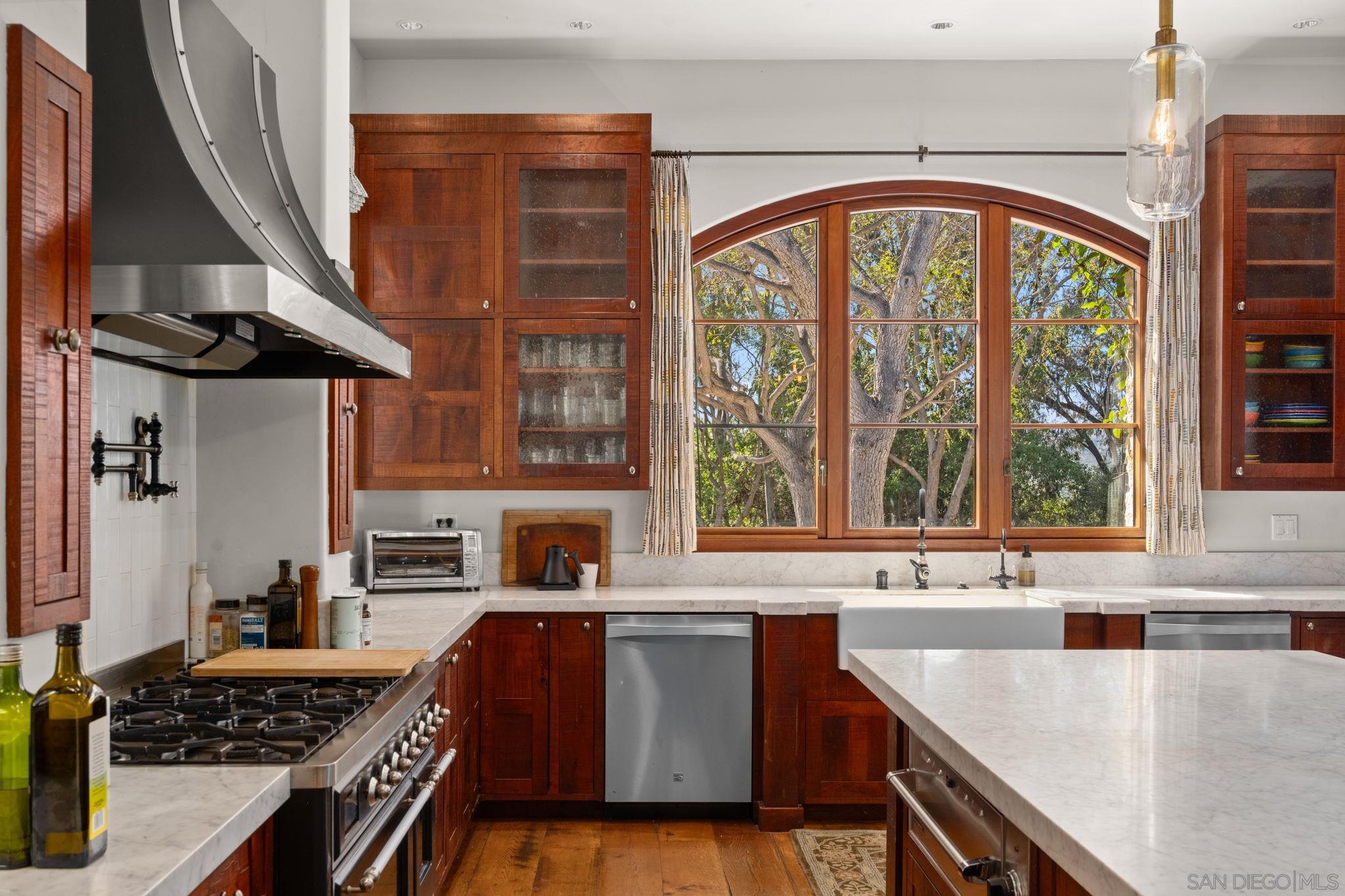 Detail Gallery Image 7 of 28 For 4505  La Noria, Rancho Santa Fe,  CA 92067 - 7 Beds | 7/1 Baths