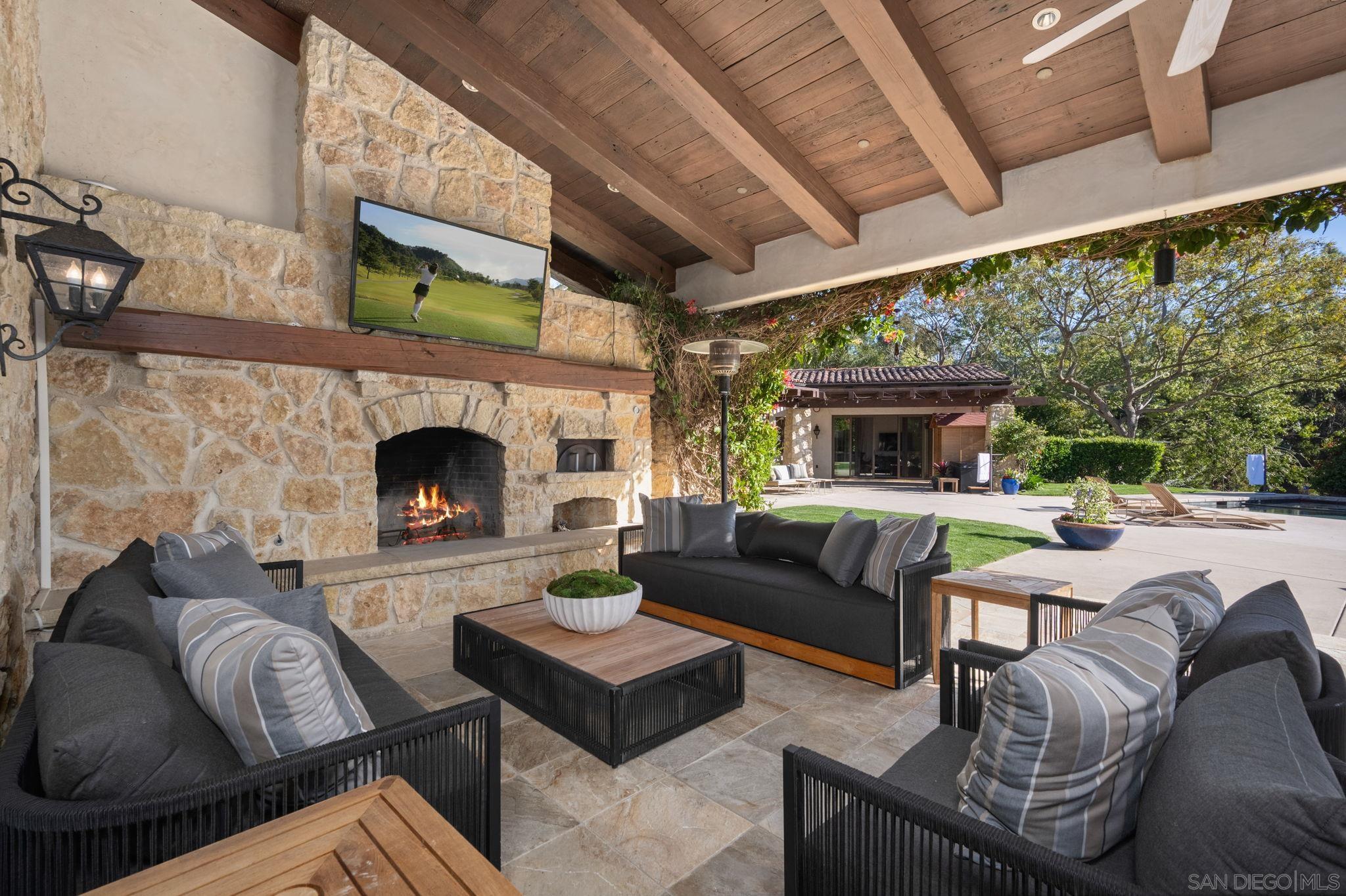 Detail Gallery Image 10 of 28 For 4505  La Noria, Rancho Santa Fe,  CA 92067 - 7 Beds | 7/1 Baths