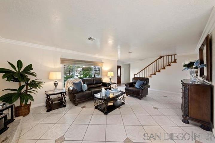 Detail Gallery Image 3 of 13 For 308  Maverick Place, Bonita,  CA 91902 - 5 Beds | 3/1 Baths