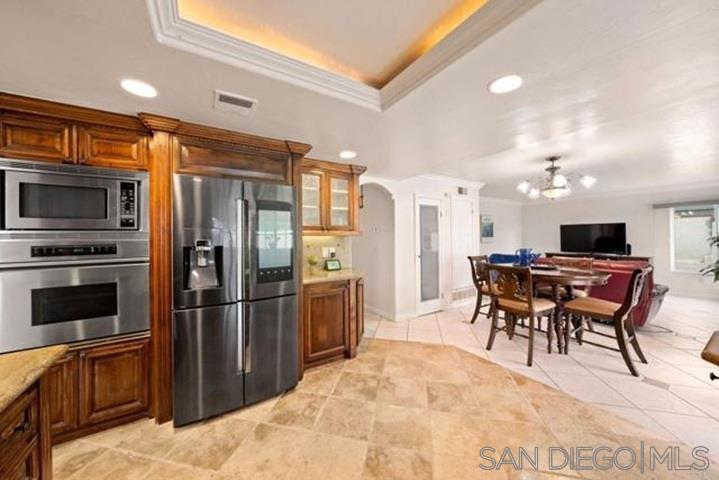 Detail Gallery Image 5 of 13 For 308  Maverick Place, Bonita,  CA 91902 - 5 Beds | 3/1 Baths