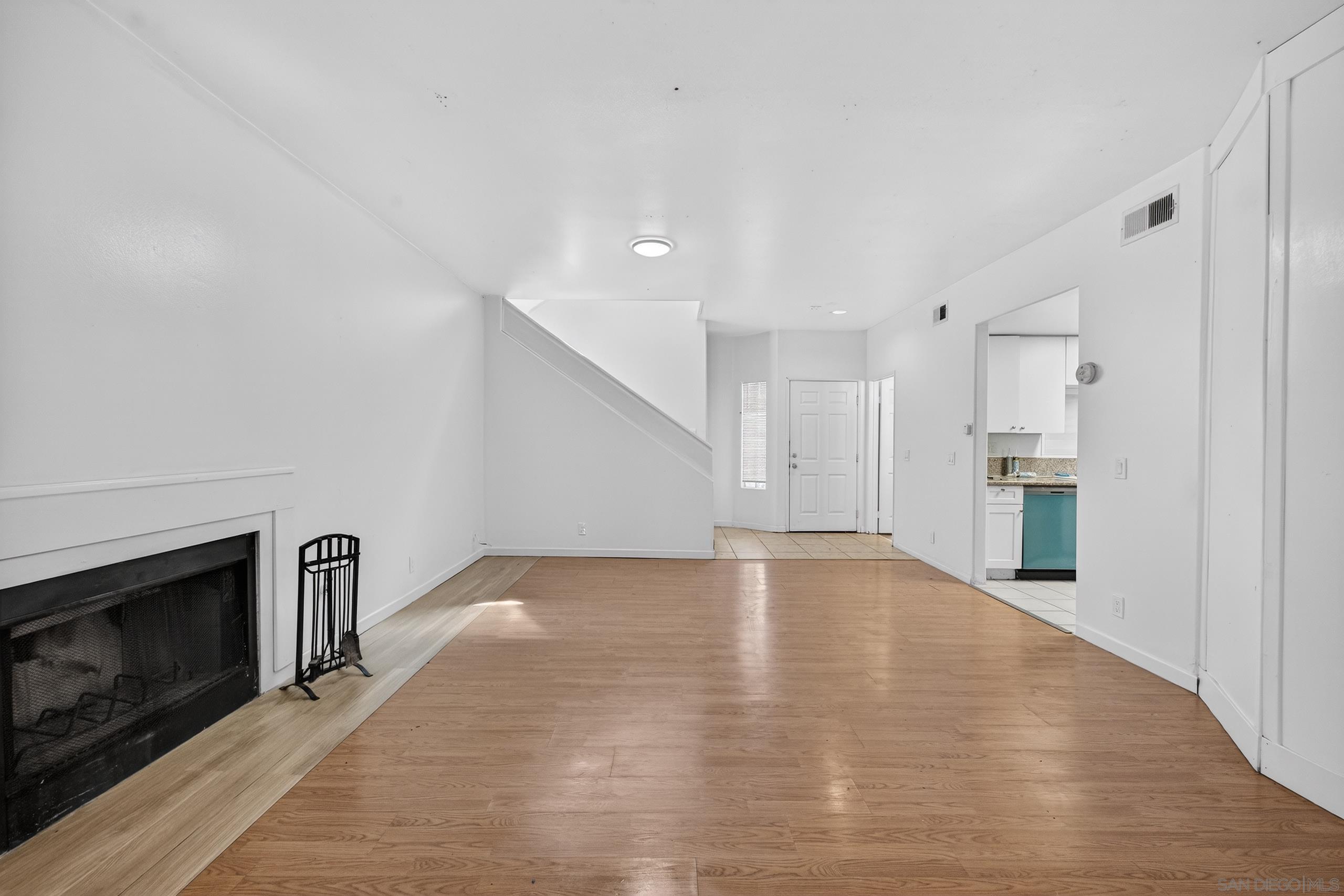 Detail Gallery Image 21 of 43 For 4930 W Point Loma Blvd, San Diego,  CA 92107 - – Beds | – Baths