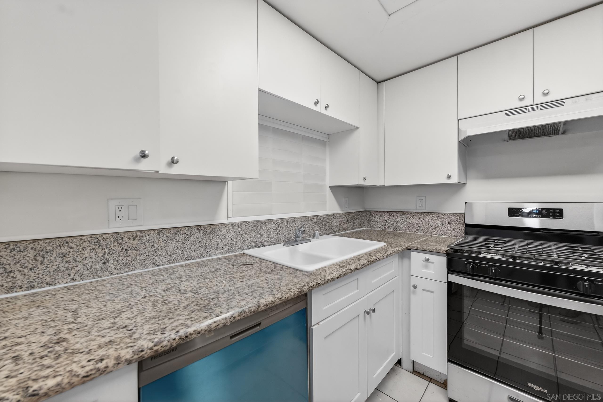 Detail Gallery Image 24 of 43 For 4930 W Point Loma Blvd, San Diego,  CA 92107 - – Beds | – Baths