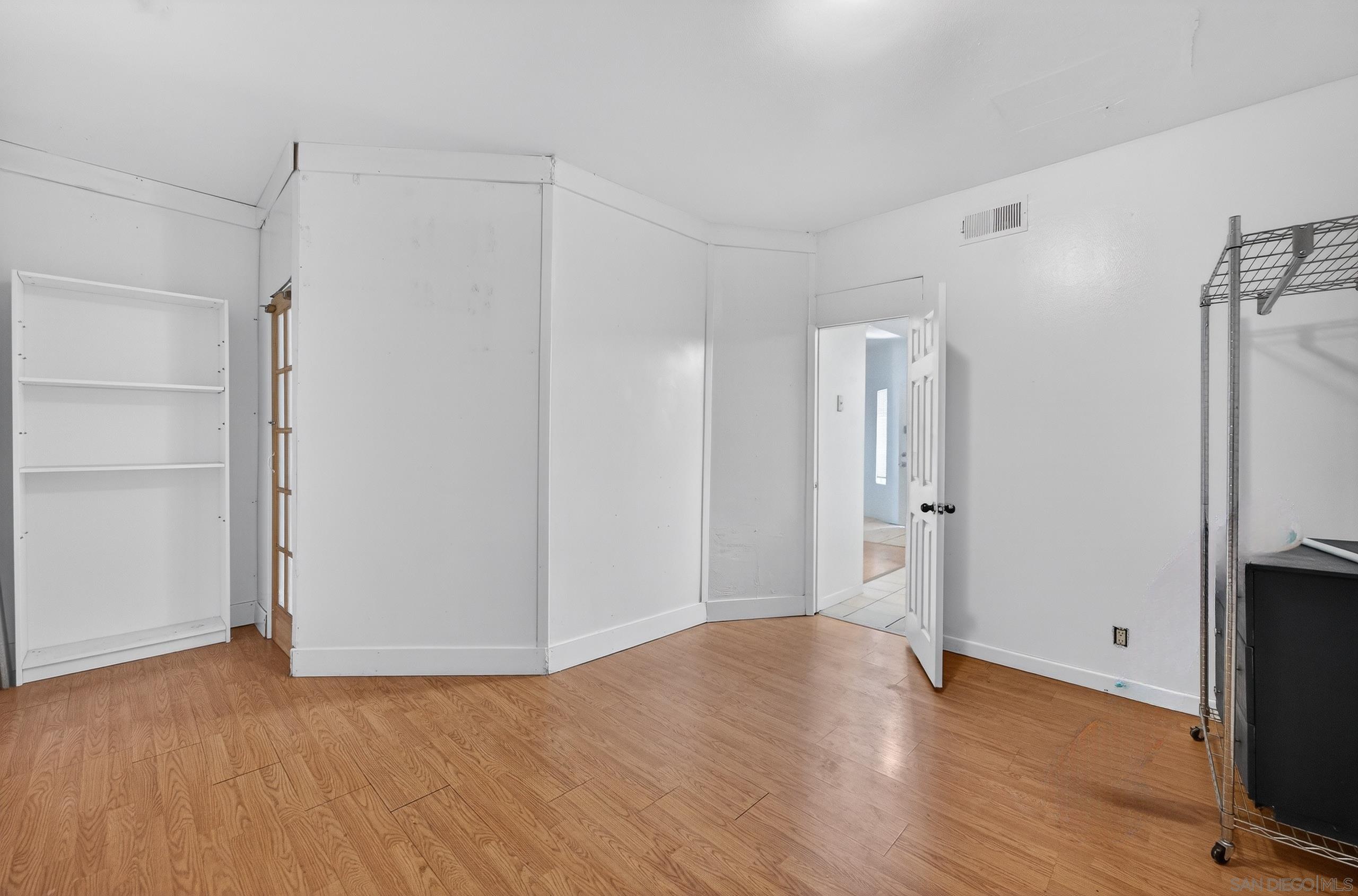 Detail Gallery Image 26 of 43 For 4930 W Point Loma Blvd, San Diego,  CA 92107 - – Beds | – Baths