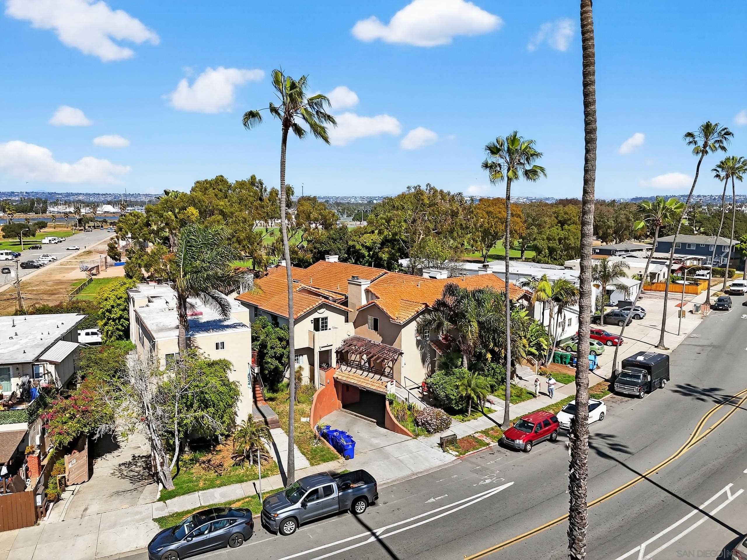 Detail Gallery Image 10 of 43 For 4930 W Point Loma Blvd, San Diego,  CA 92107 - – Beds | – Baths