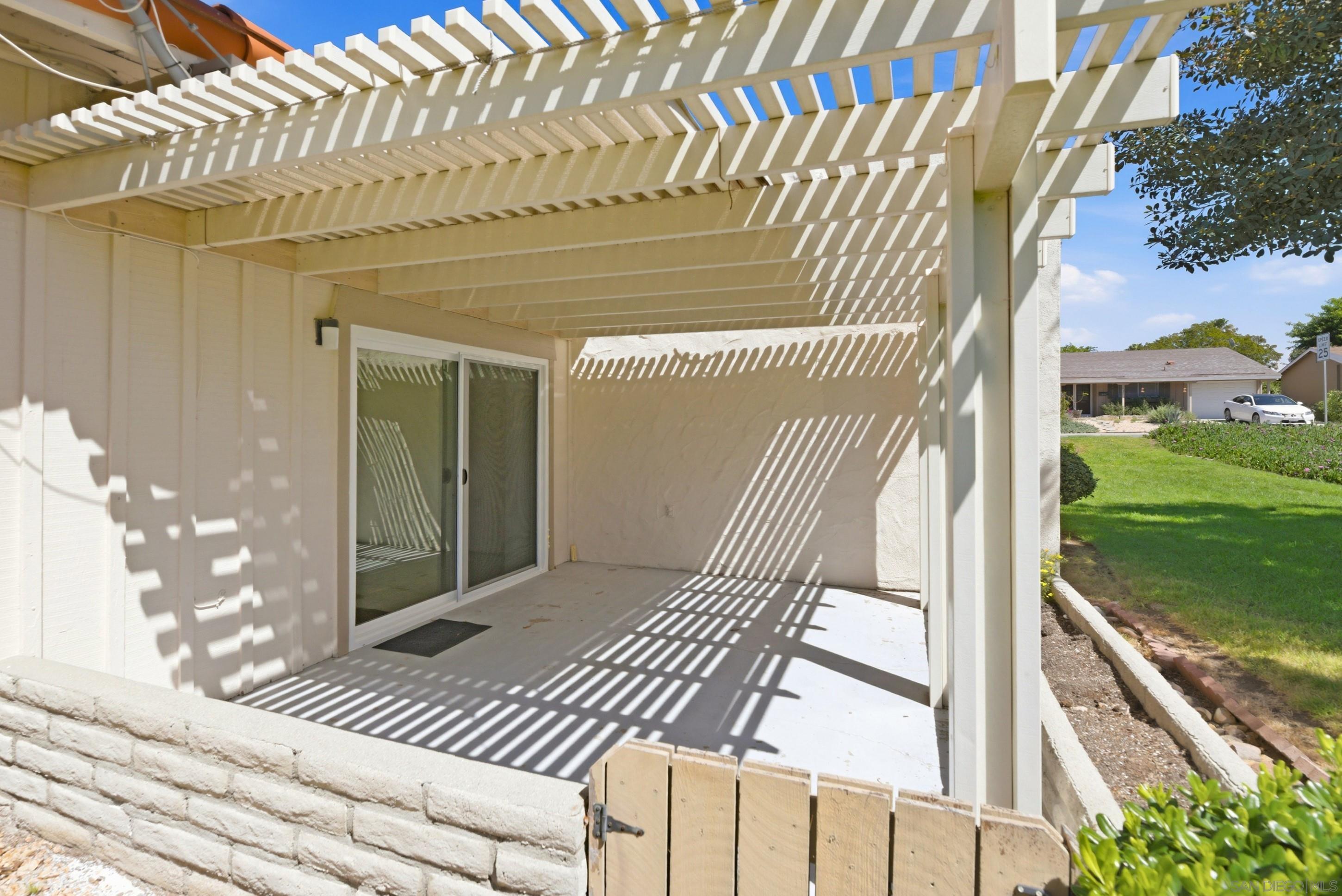 Detail Gallery Image 25 of 37 For 12453  Rios Rd, San Diego,  CA 92128 - 2 Beds | 2 Baths