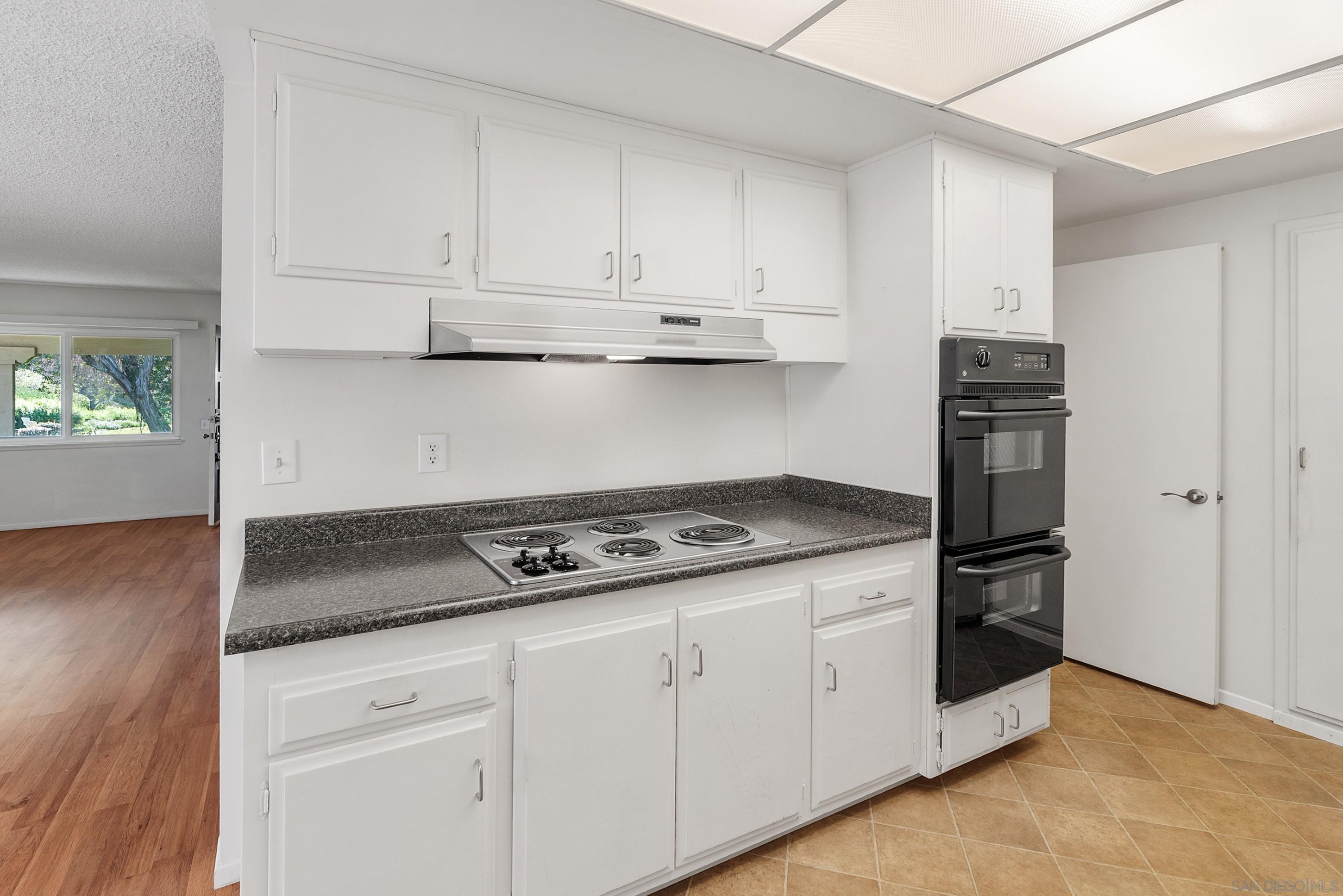 Detail Gallery Image 7 of 37 For 12453  Rios Rd, San Diego,  CA 92128 - 2 Beds | 2 Baths