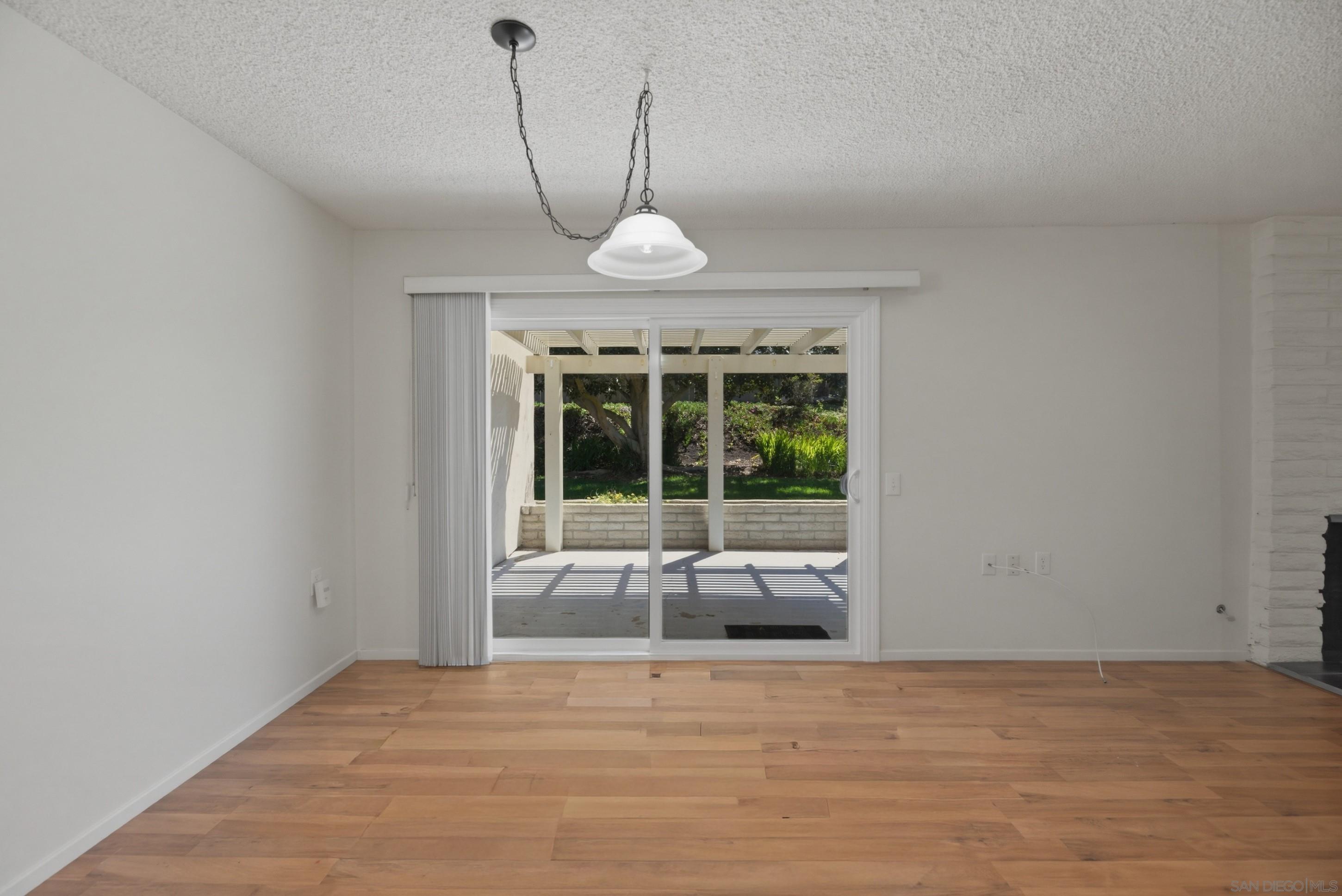 Detail Gallery Image 9 of 37 For 12453  Rios Rd, San Diego,  CA 92128 - 2 Beds | 2 Baths