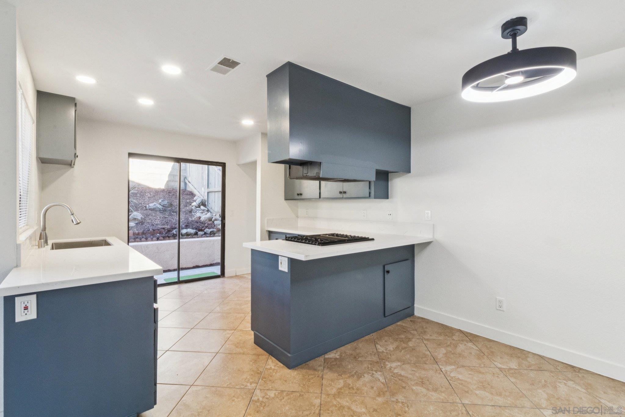 Detail Gallery Image 13 of 30 For 1225 N Broadway  #29,  Escondido,  CA 92026 - 3 Beds | 2/1 Baths