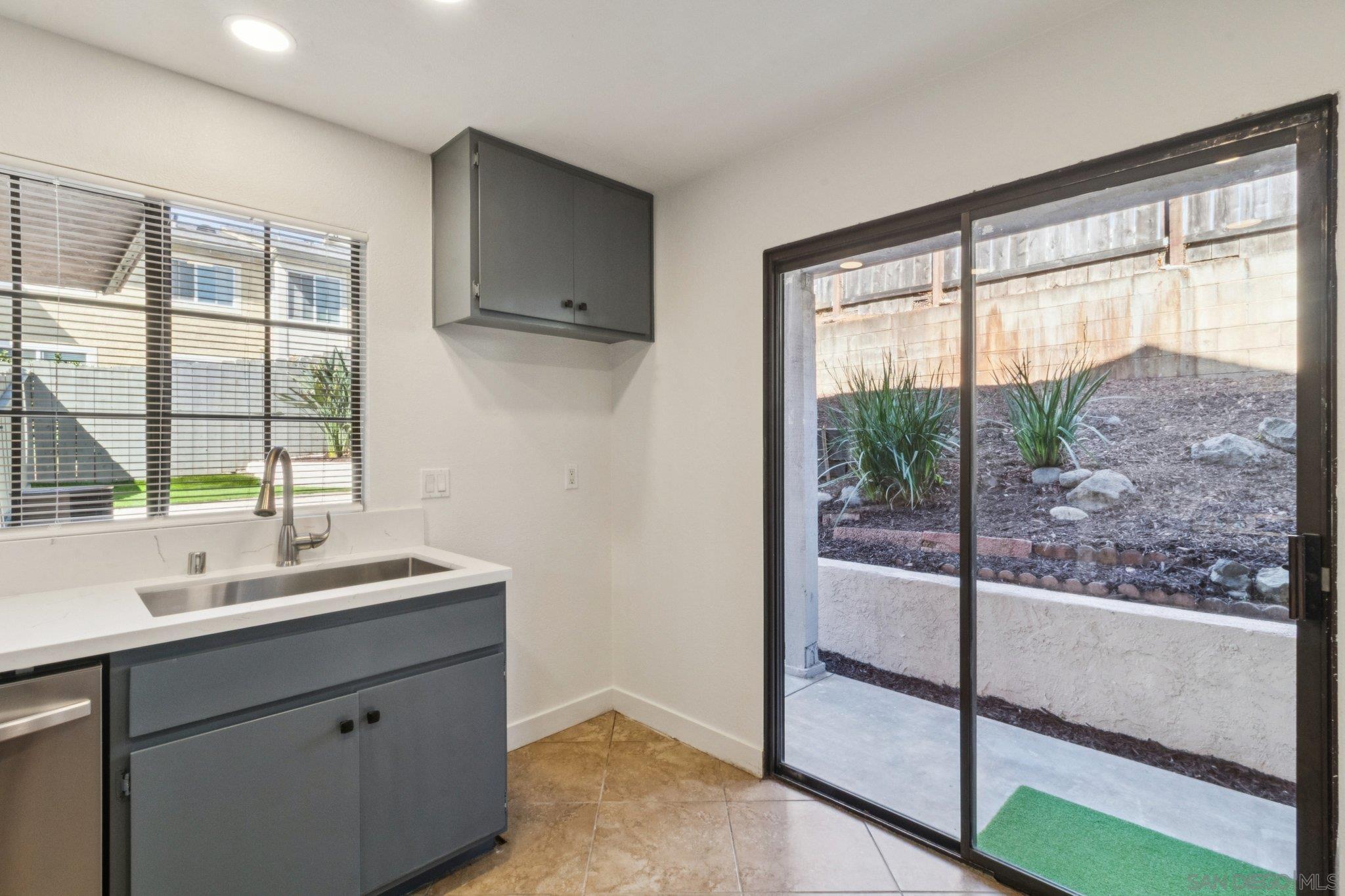 Detail Gallery Image 16 of 30 For 1225 N Broadway  #29,  Escondido,  CA 92026 - 3 Beds | 2/1 Baths