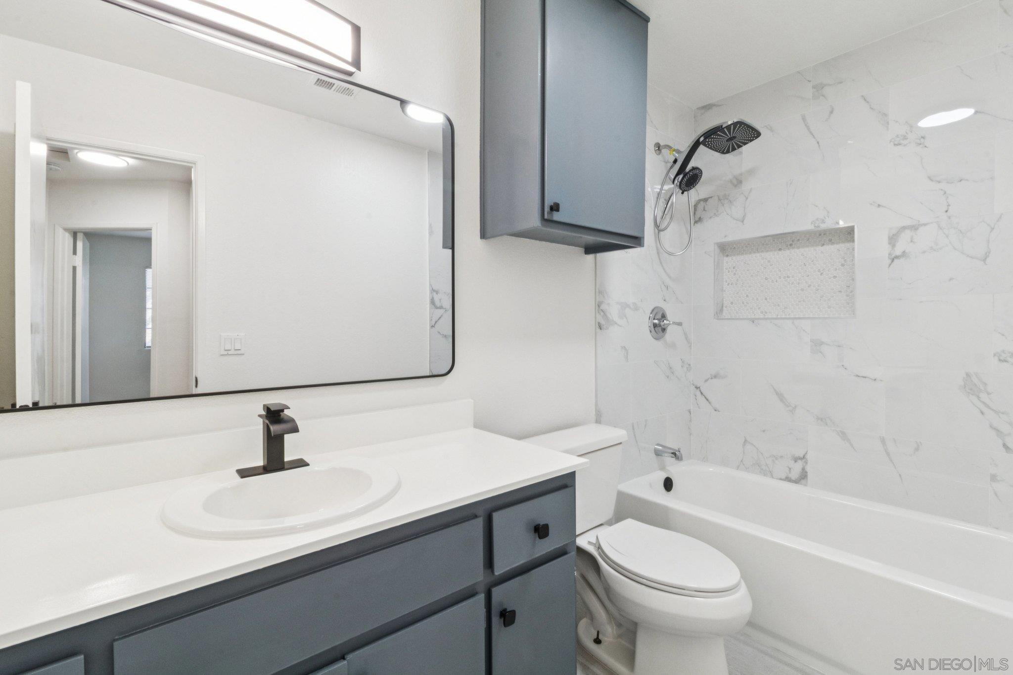 Detail Gallery Image 22 of 30 For 1225 N Broadway  #29,  Escondido,  CA 92026 - 3 Beds | 2/1 Baths