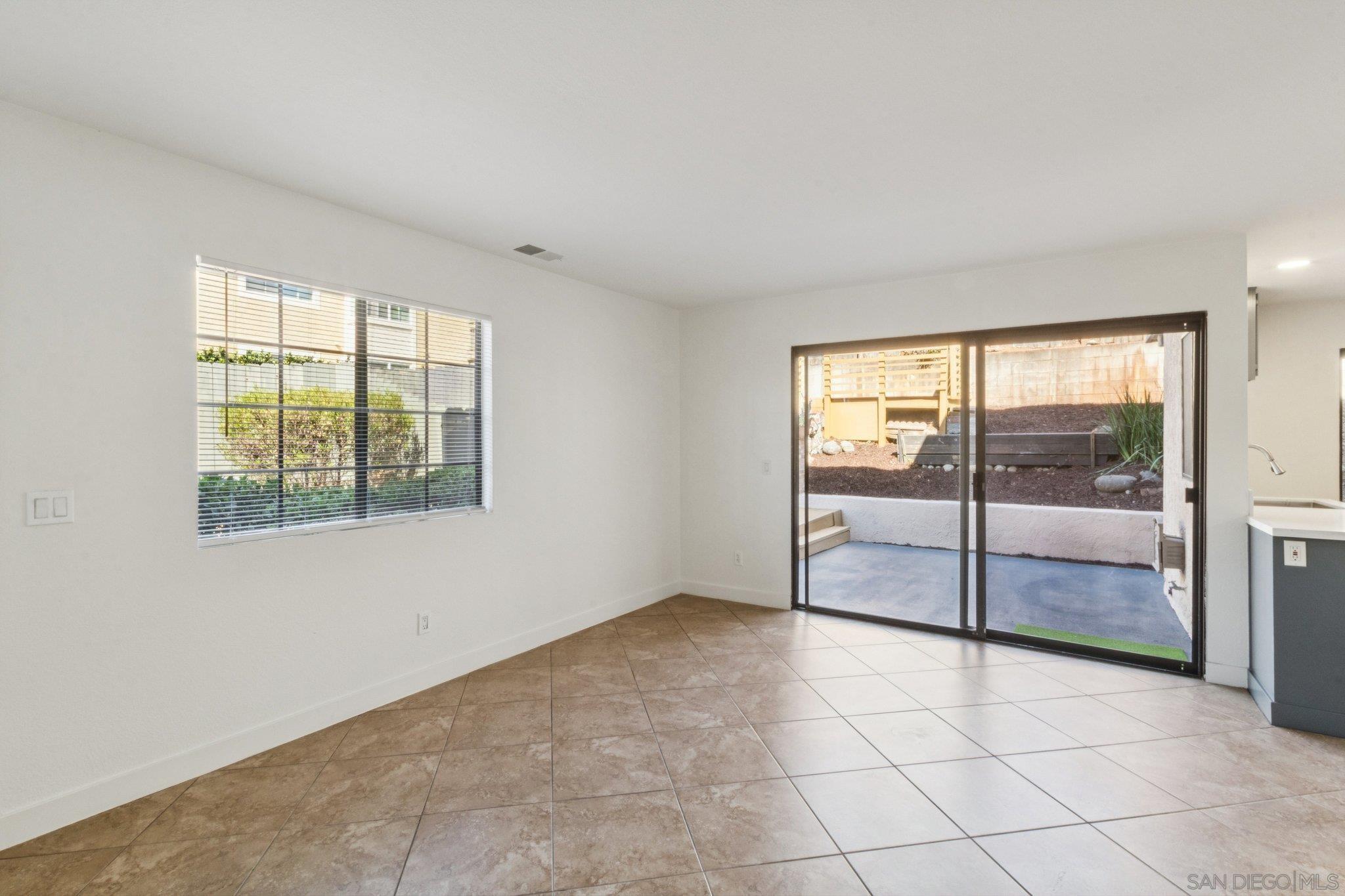 Detail Gallery Image 8 of 30 For 1225 N Broadway  #29,  Escondido,  CA 92026 - 3 Beds | 2/1 Baths