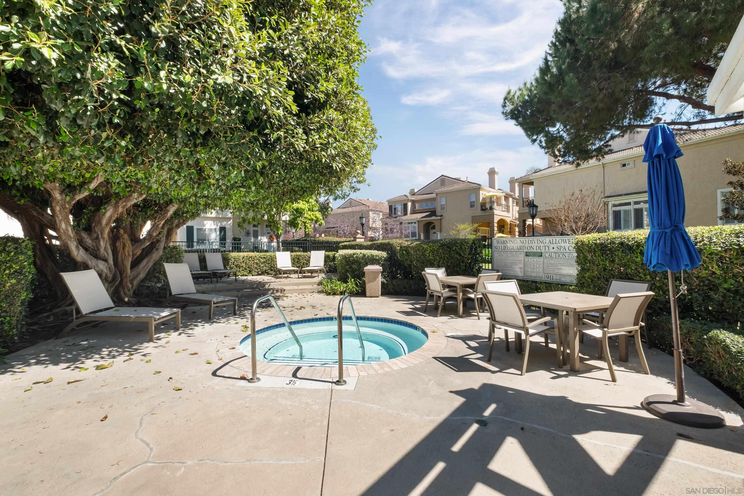 Detail Gallery Image 5 of 24 For 7275  Calabria Court  #70,  San Diego,  CA 92122 - 2 Beds | 2 Baths