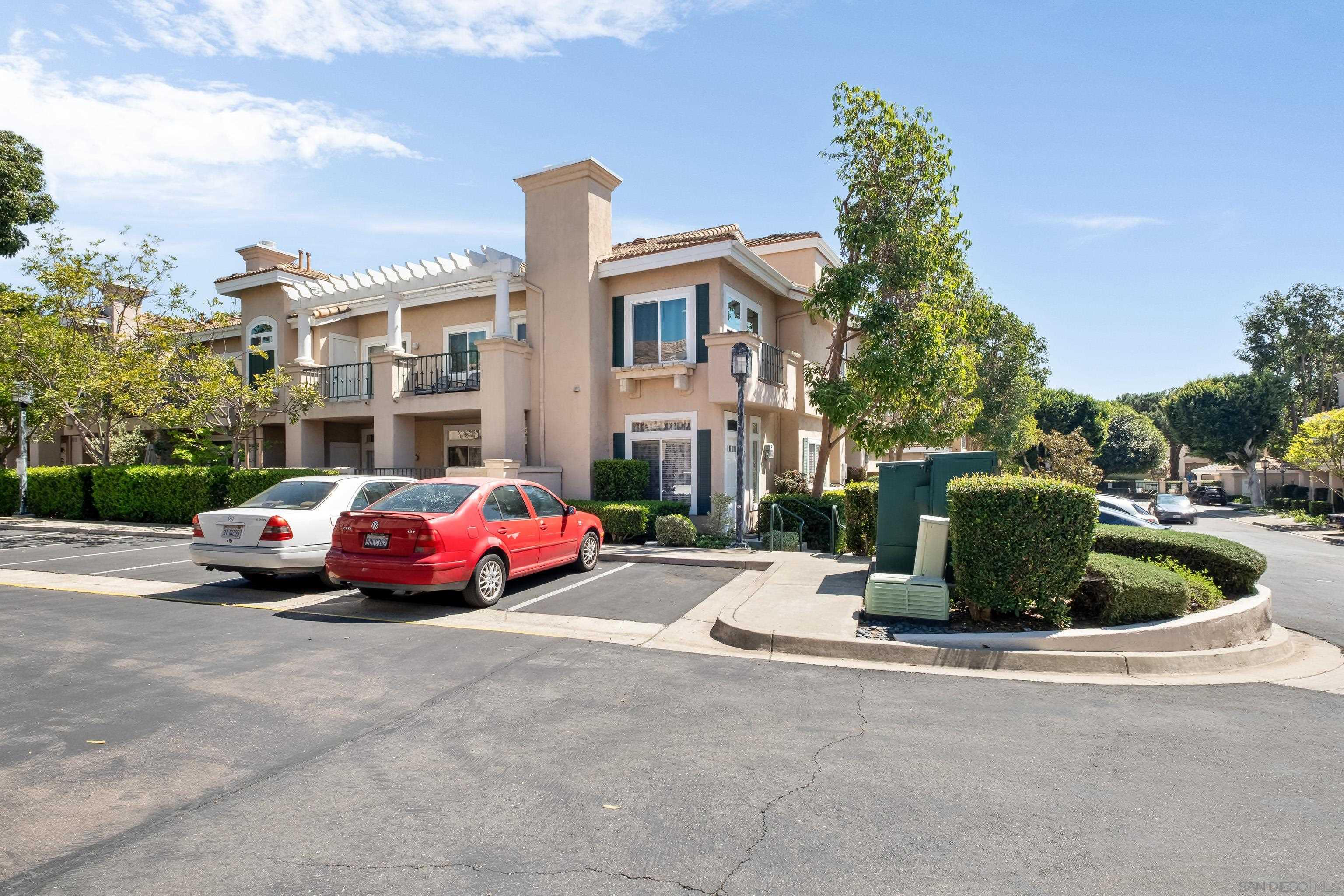 Detail Gallery Image 6 of 24 For 7275  Calabria Court  #70,  San Diego,  CA 92122 - 2 Beds | 2 Baths