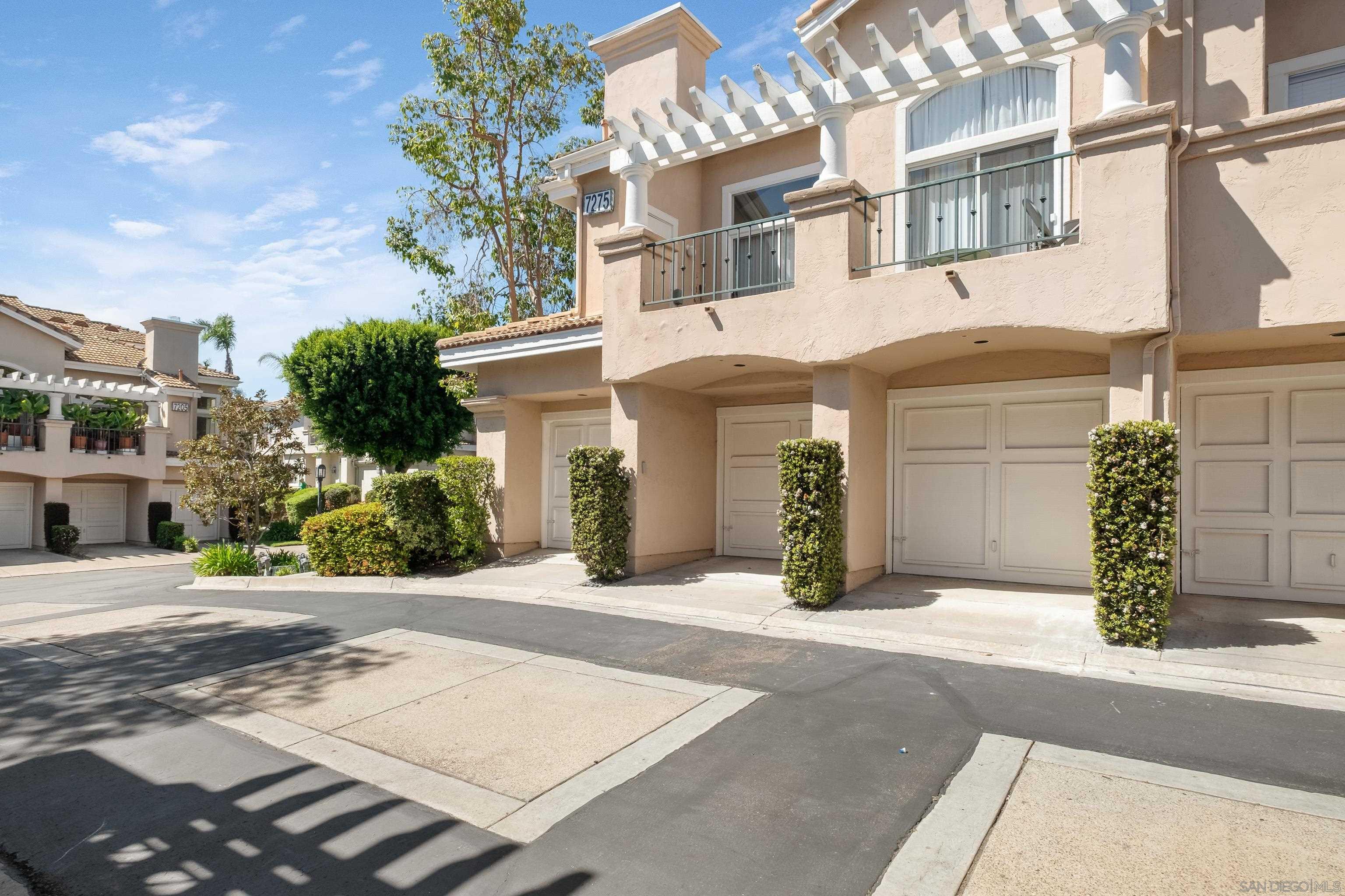 Detail Gallery Image 7 of 24 For 7275  Calabria Court  #70,  San Diego,  CA 92122 - 2 Beds | 2 Baths