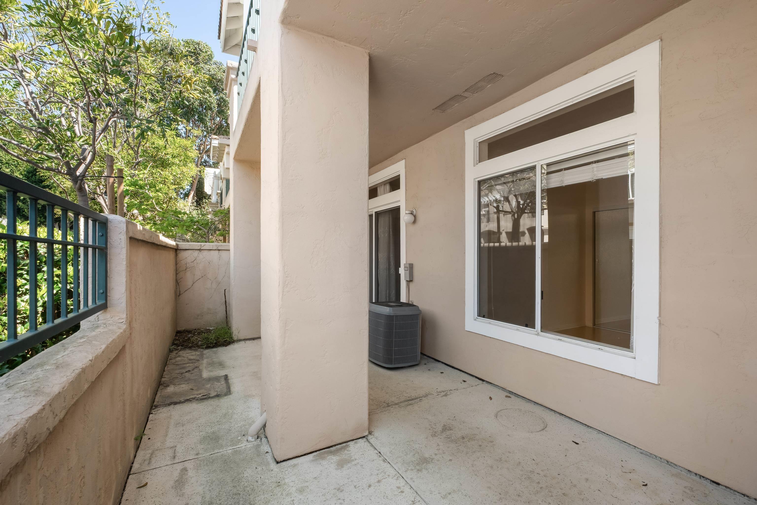 Detail Gallery Image 10 of 24 For 7275  Calabria Court  #70,  San Diego,  CA 92122 - 2 Beds | 2 Baths