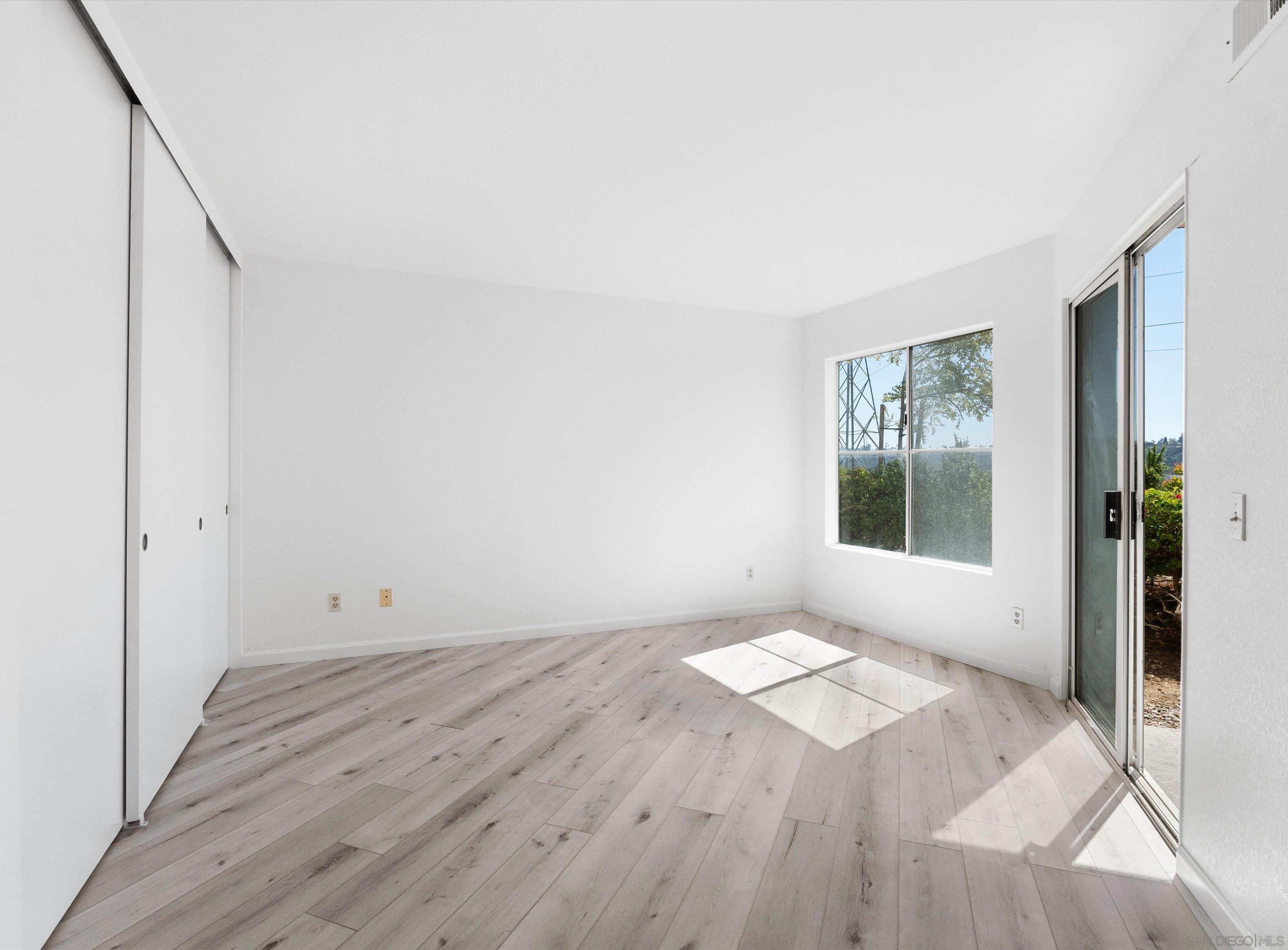 Detail Gallery Image 16 of 39 For 7087  Camino Degrazia  141, San Diego,  CA 92111 - 3 Beds | 2 Baths