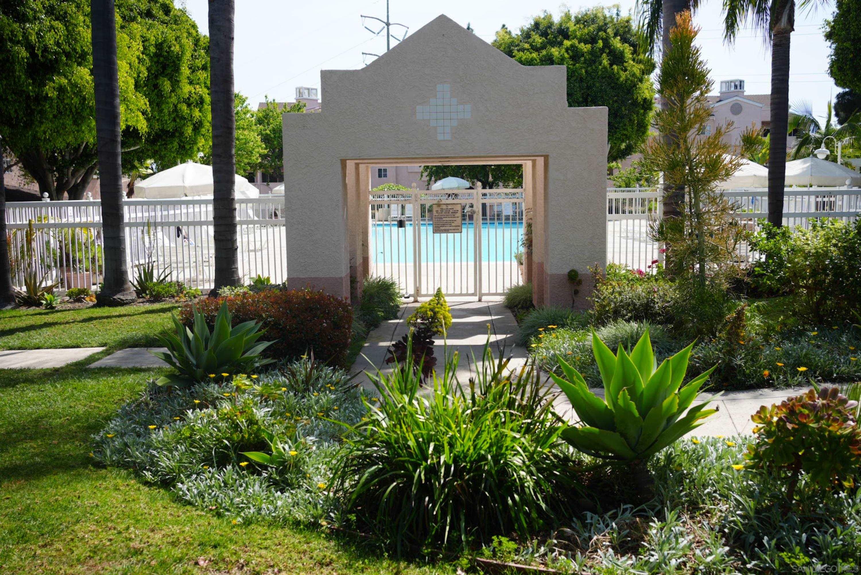 Detail Gallery Image 37 of 39 For 7087  Camino Degrazia  141, San Diego,  CA 92111 - 3 Beds | 2 Baths