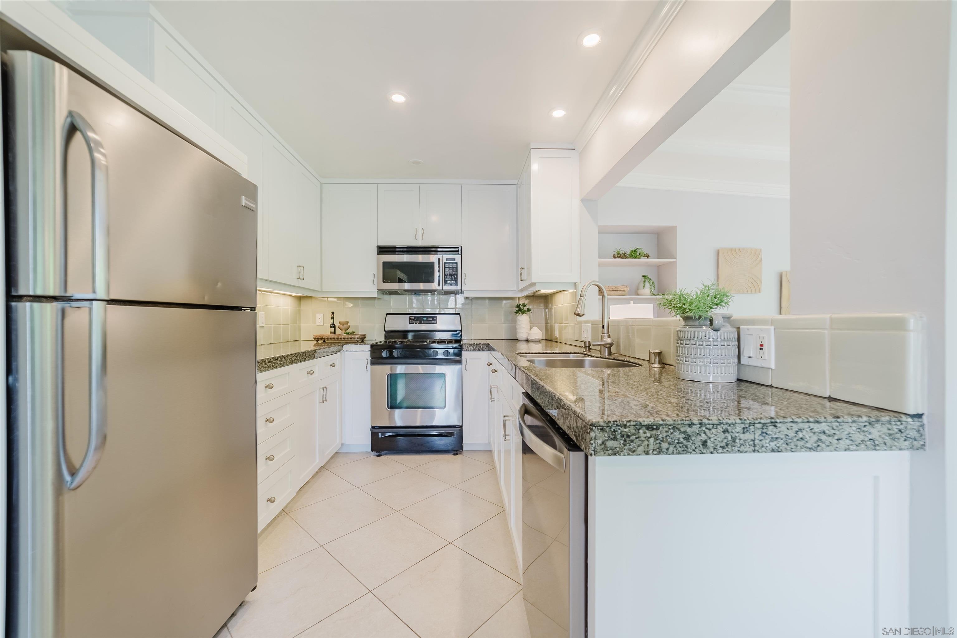 Detail Gallery Image 6 of 30 For 1002  Morse, Oceanside,  CA 92054 - 3 Beds | 2 Baths