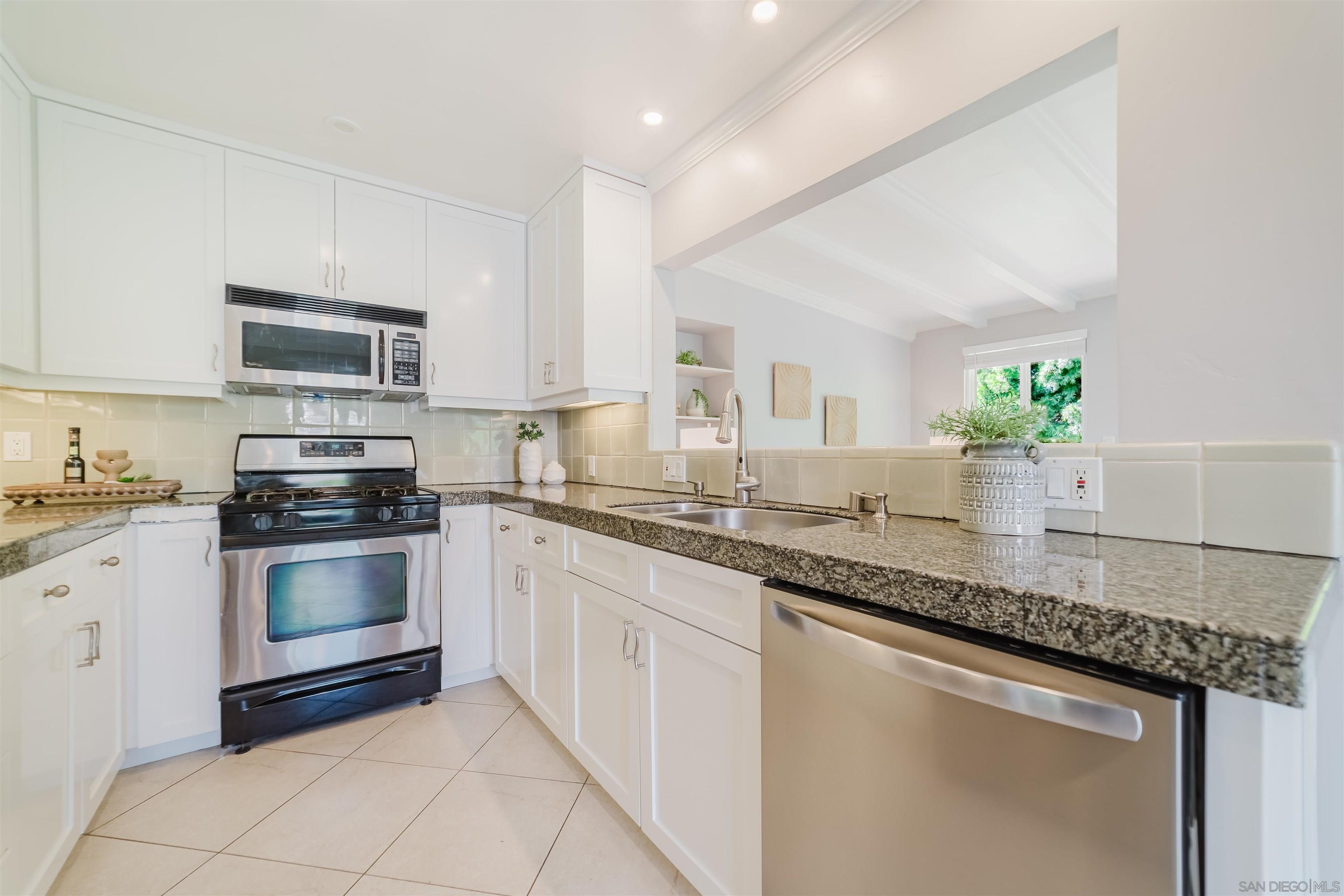 Detail Gallery Image 7 of 30 For 1002  Morse, Oceanside,  CA 92054 - 3 Beds | 2 Baths