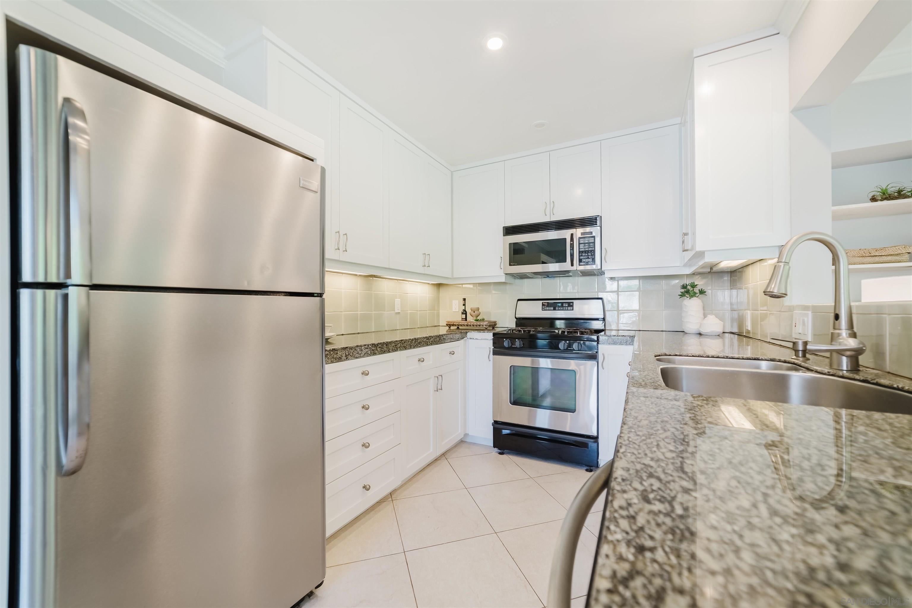 Detail Gallery Image 8 of 30 For 1002  Morse, Oceanside,  CA 92054 - 3 Beds | 2 Baths