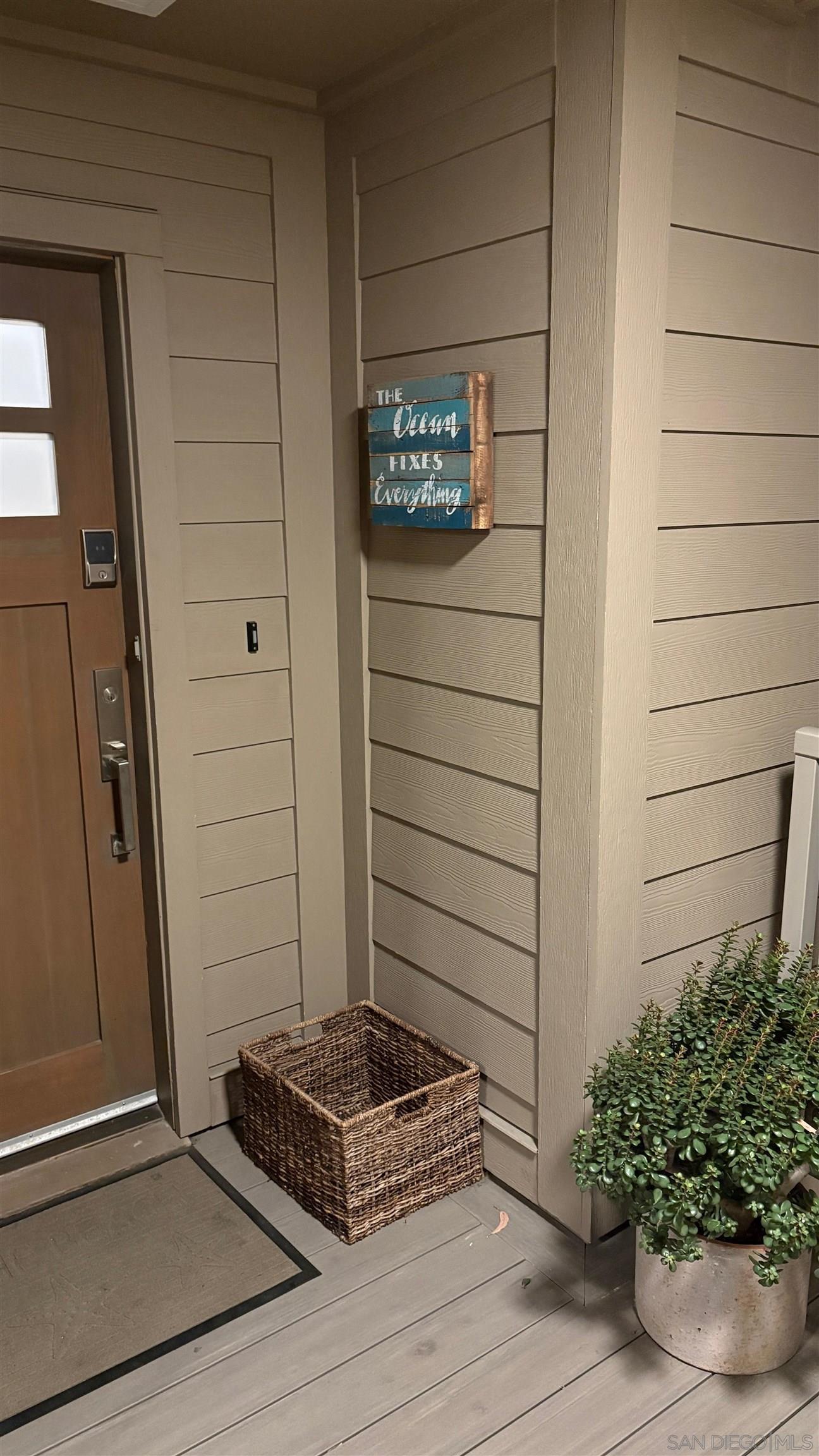 Detail Gallery Image 2 of 44 For 238  Dolphin Cove Ct, Del Mar,  CA 92014 - 2 Beds | 2 Baths