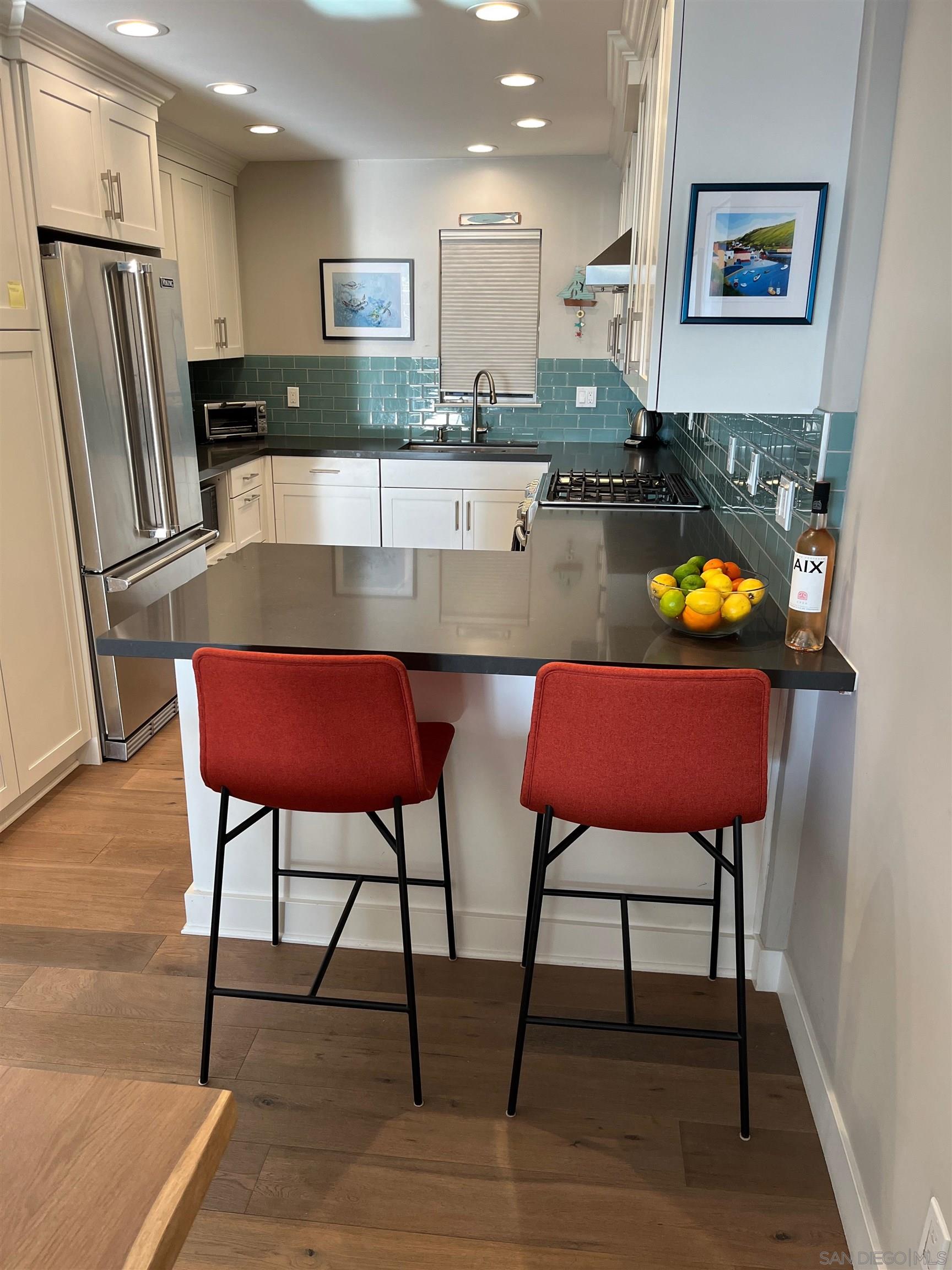 Detail Gallery Image 11 of 44 For 238  Dolphin Cove Ct, Del Mar,  CA 92014 - 2 Beds | 2 Baths