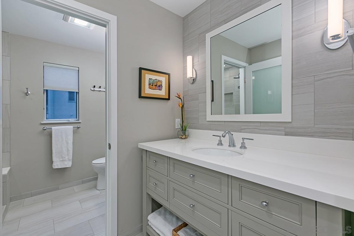 Detail Gallery Image 20 of 44 For 238  Dolphin Cove Ct, Del Mar,  CA 92014 - 2 Beds | 2 Baths