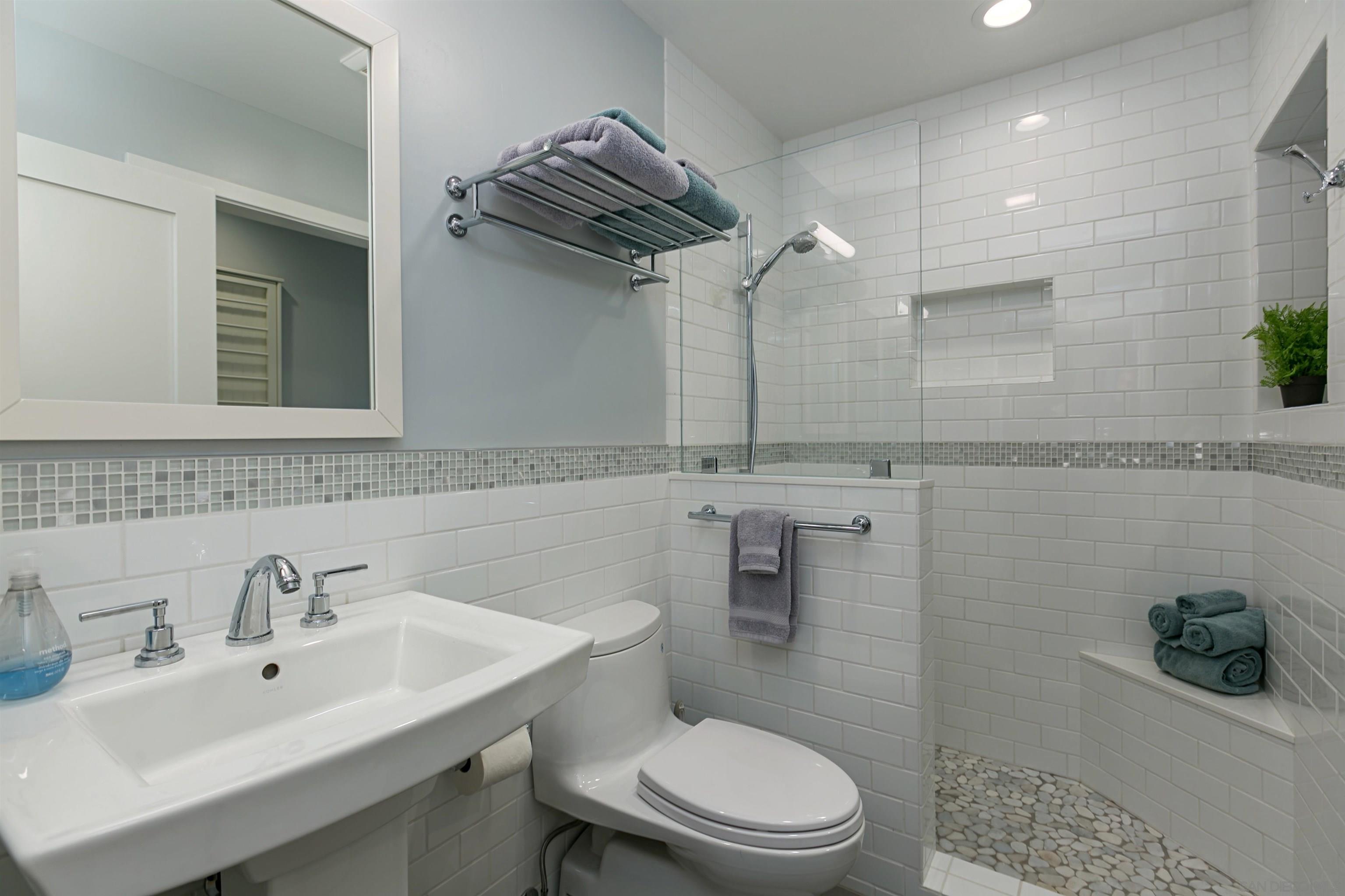 Detail Gallery Image 26 of 44 For 238  Dolphin Cove Ct, Del Mar,  CA 92014 - 2 Beds | 2 Baths
