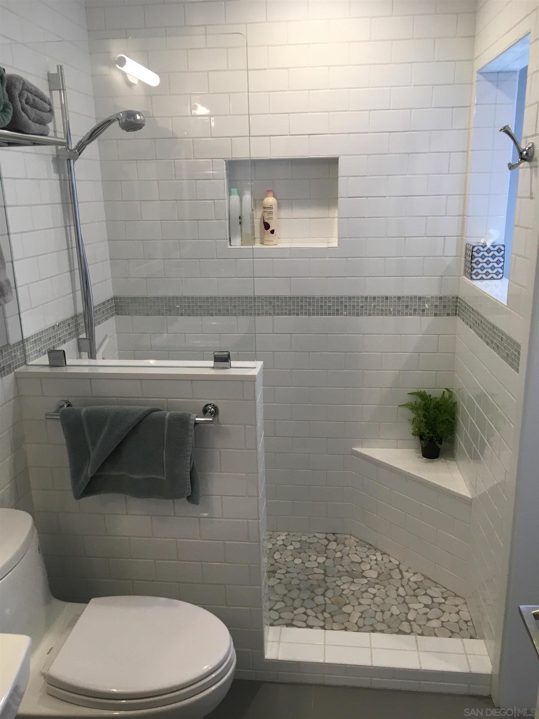 Detail Gallery Image 27 of 44 For 238  Dolphin Cove Ct, Del Mar,  CA 92014 - 2 Beds | 2 Baths