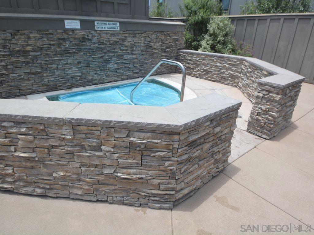 Detail Gallery Image 40 of 44 For 238  Dolphin Cove Ct, Del Mar,  CA 92014 - 2 Beds | 2 Baths