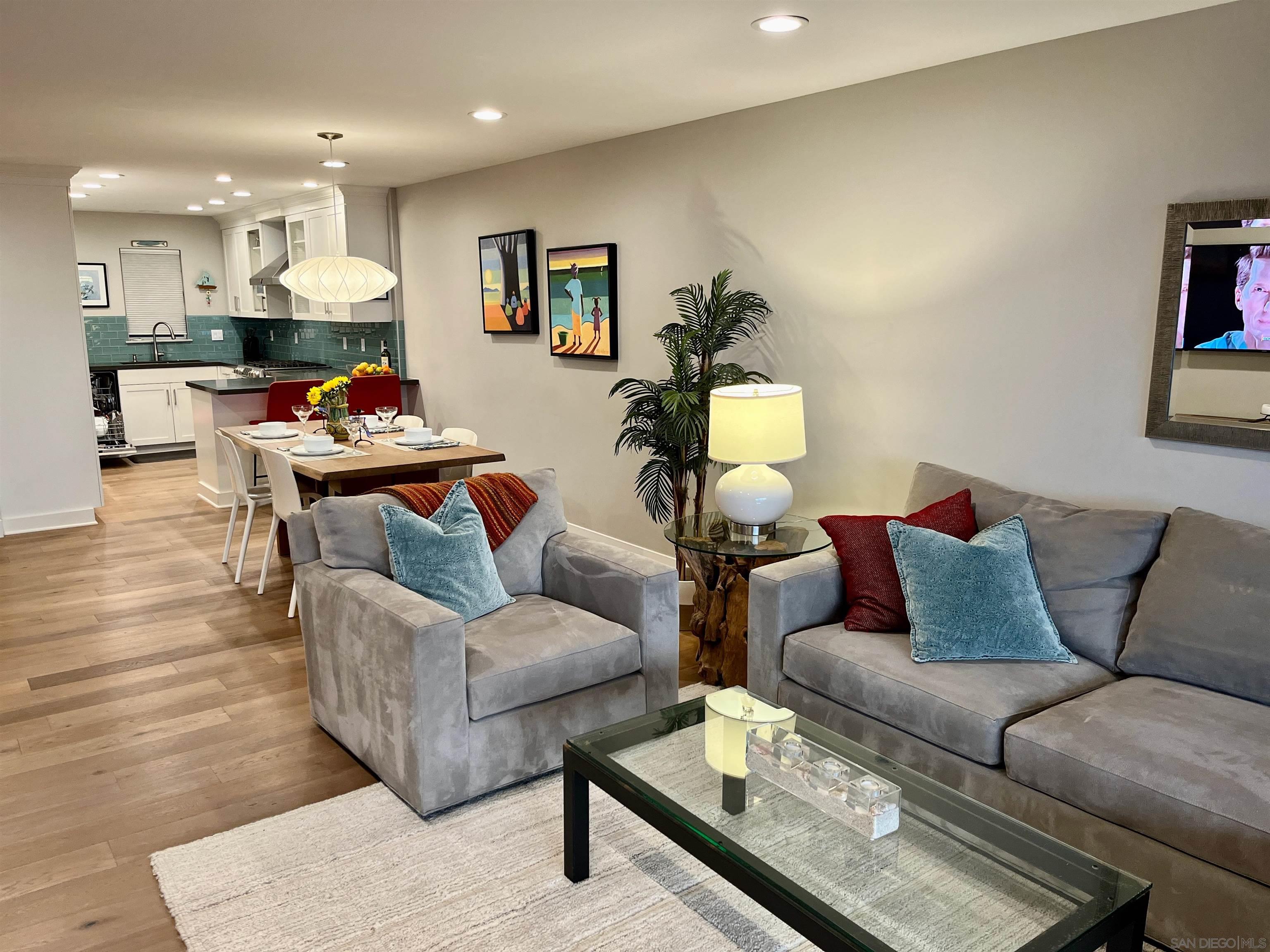 Detail Gallery Image 5 of 44 For 238  Dolphin Cove Ct, Del Mar,  CA 92014 - 2 Beds | 2 Baths