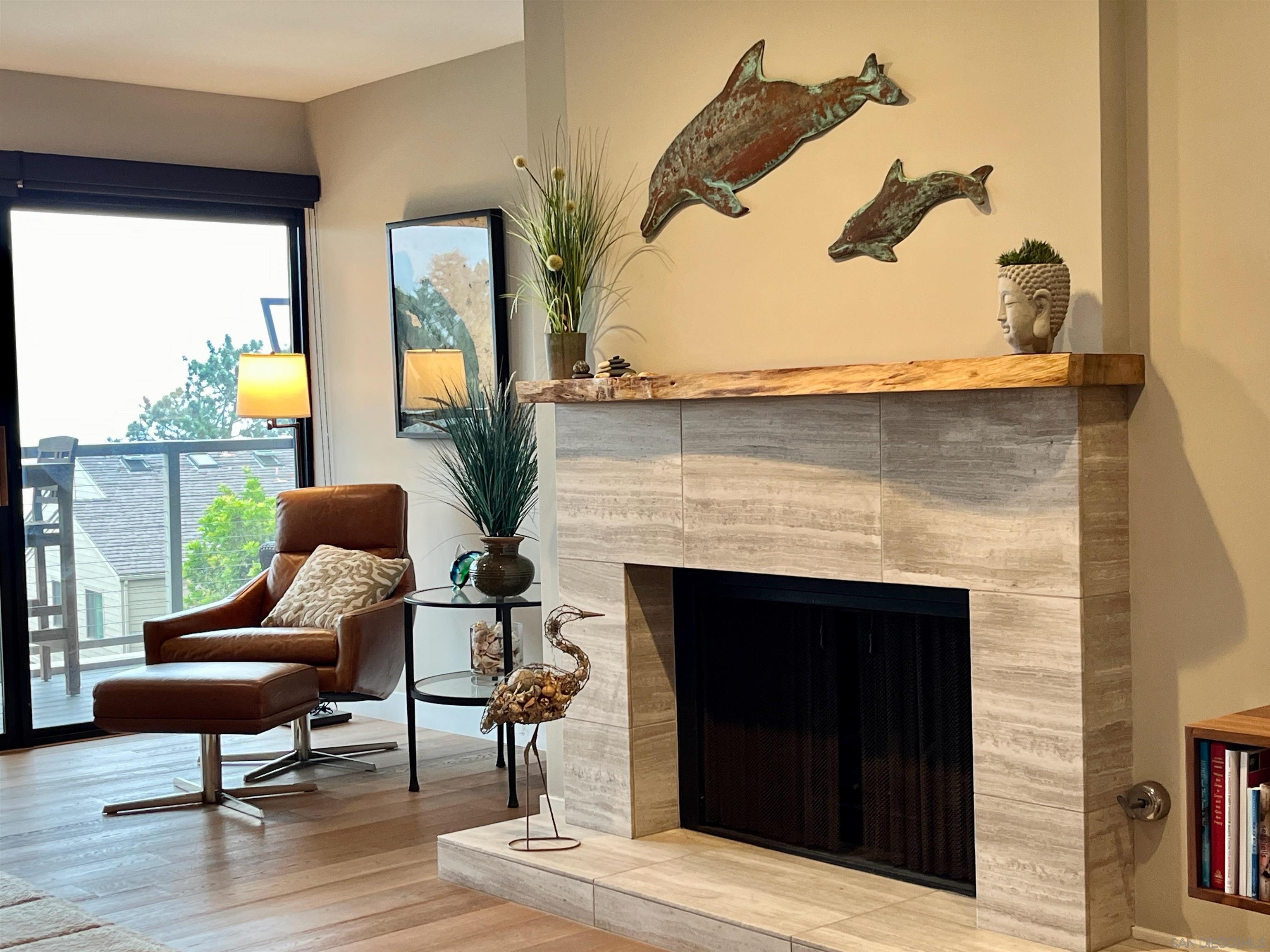 Detail Gallery Image 7 of 44 For 238  Dolphin Cove Ct, Del Mar,  CA 92014 - 2 Beds | 2 Baths