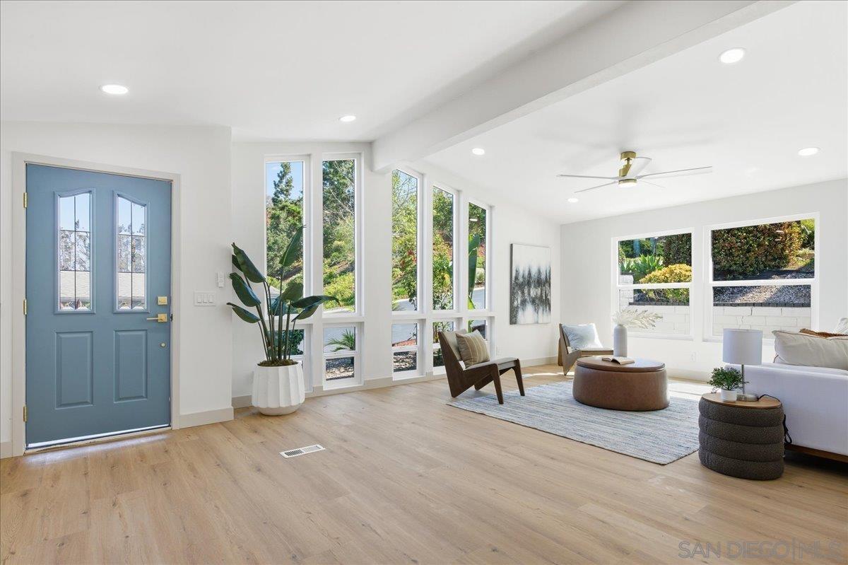 Detail Gallery Image 2 of 19 For 2306  Bryant, Carlsbad,  CA 92008 - 3 Beds | 2 Baths