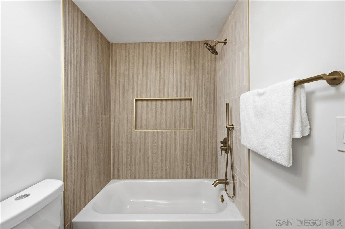 Detail Gallery Image 14 of 19 For 2306  Bryant, Carlsbad,  CA 92008 - 3 Beds | 2 Baths