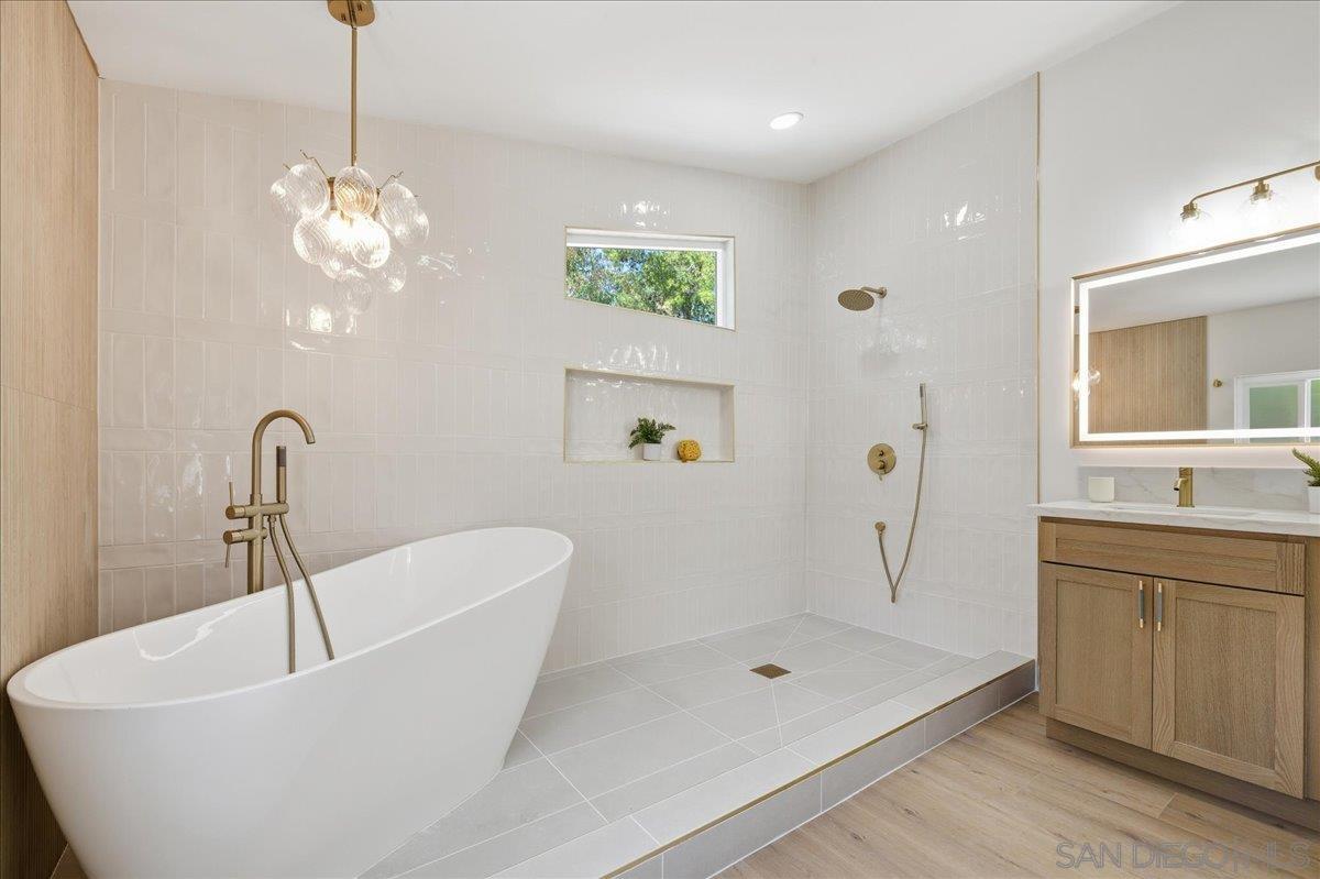 Detail Gallery Image 10 of 19 For 2306  Bryant, Carlsbad,  CA 92008 - 3 Beds | 2 Baths