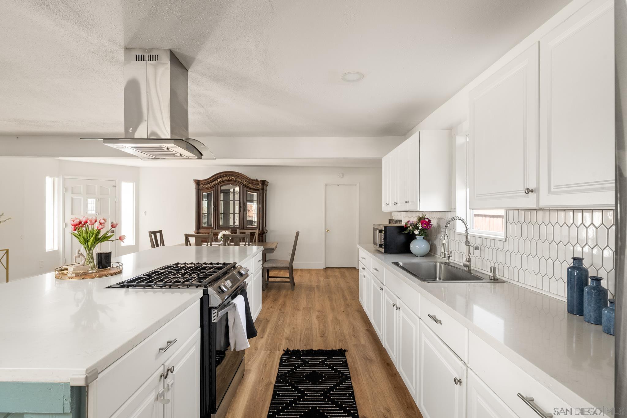 Detail Gallery Image 7 of 25 For 41 E Palomar, Chula Vista,  CA 91911 - 3 Beds | 2 Baths