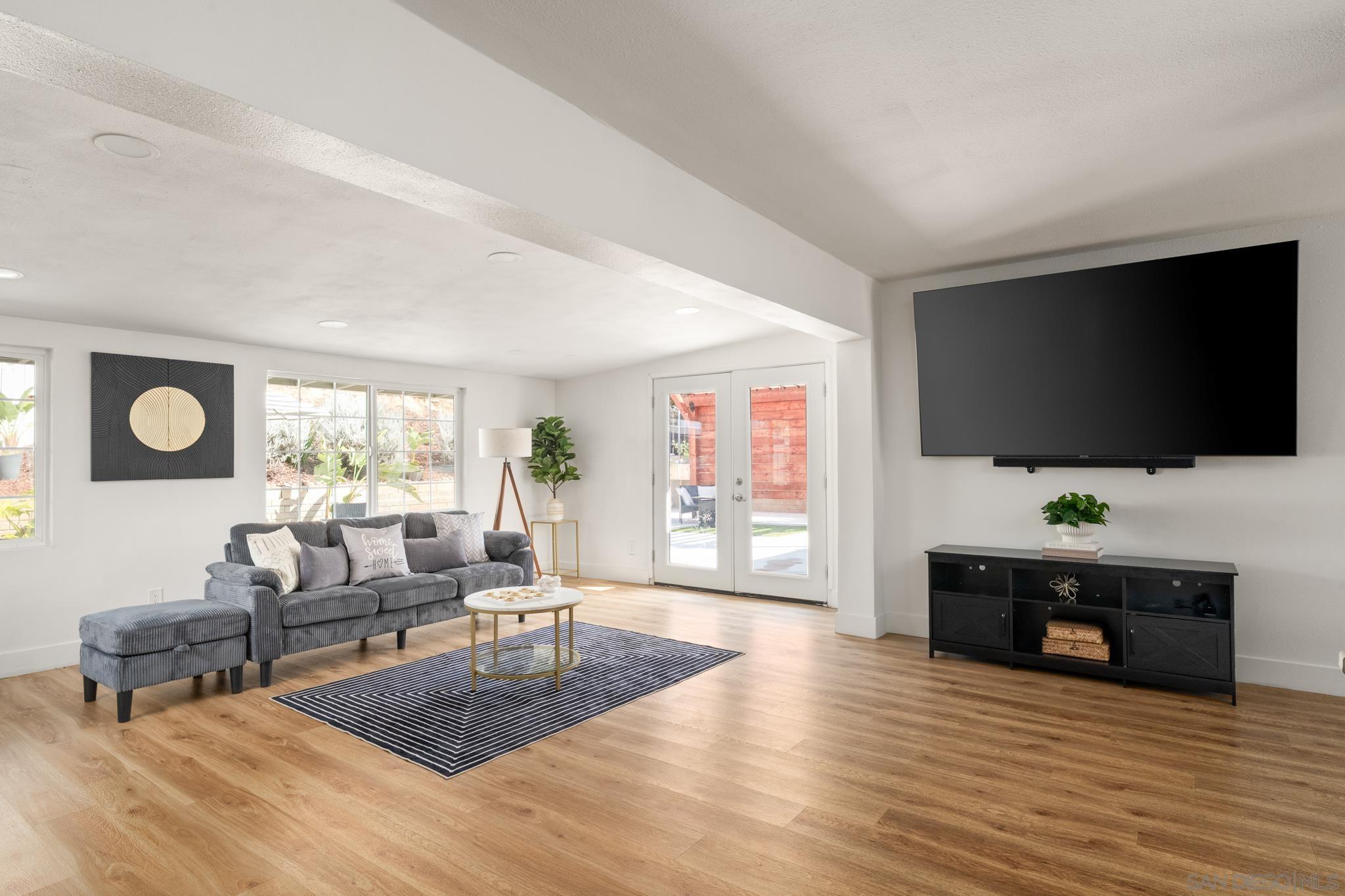 Detail Gallery Image 10 of 25 For 41 E Palomar, Chula Vista,  CA 91911 - 3 Beds | 2 Baths