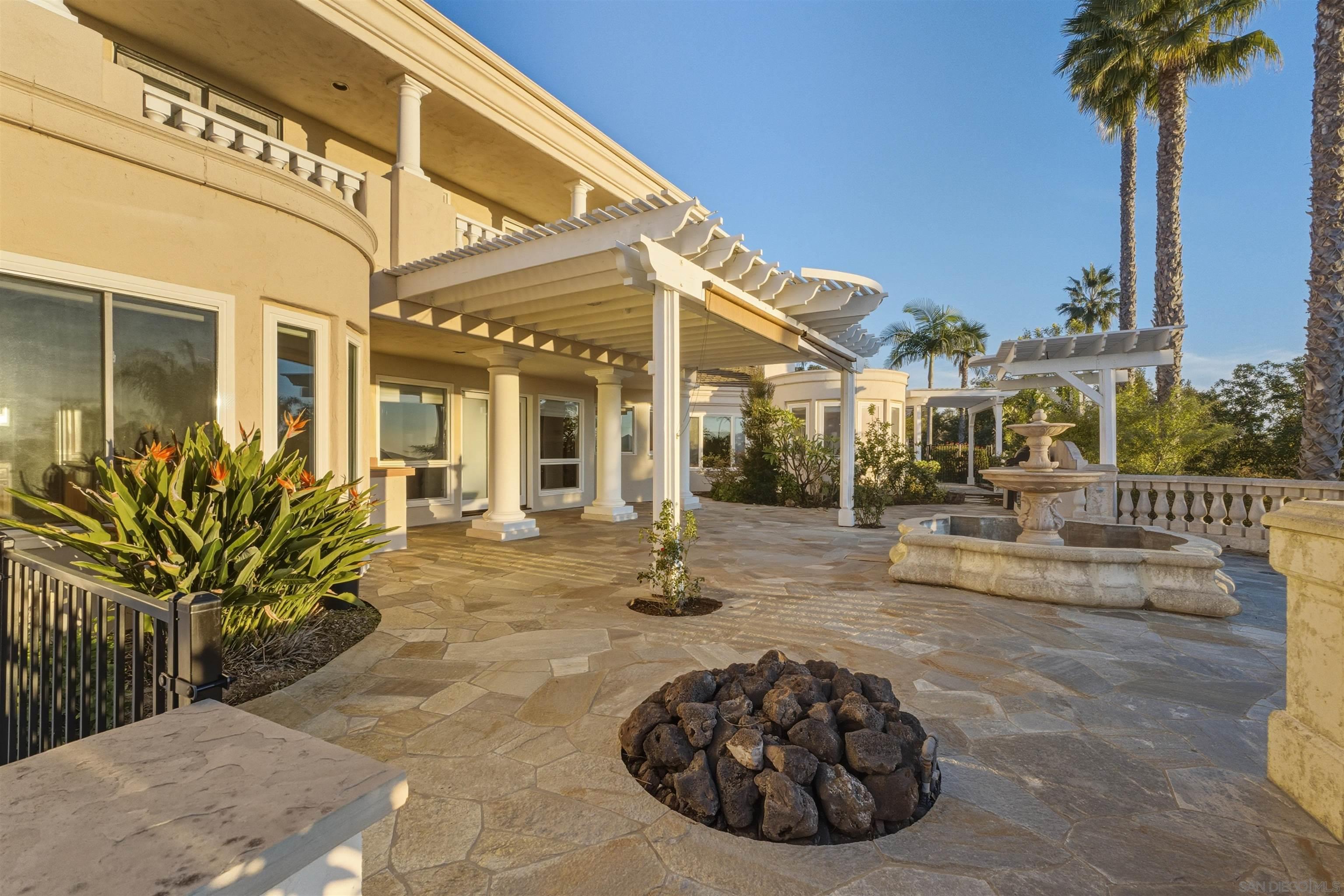 Detail Gallery Image 7 of 43 For 2464  Canyon Creek Rd, Escondido,  CA 92025 - 6 Beds | 5 Baths