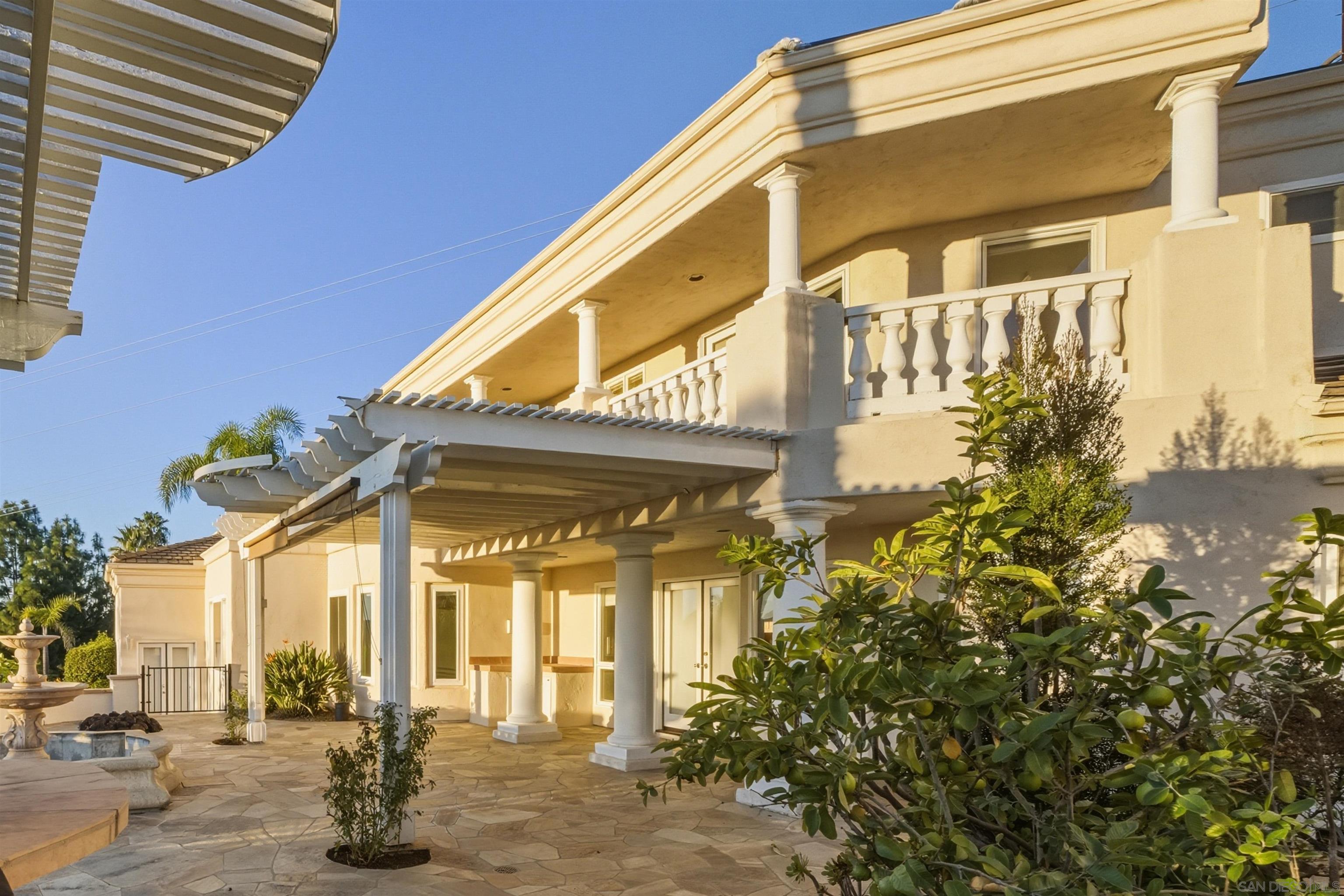 Detail Gallery Image 8 of 43 For 2464  Canyon Creek Rd, Escondido,  CA 92025 - 6 Beds | 5 Baths