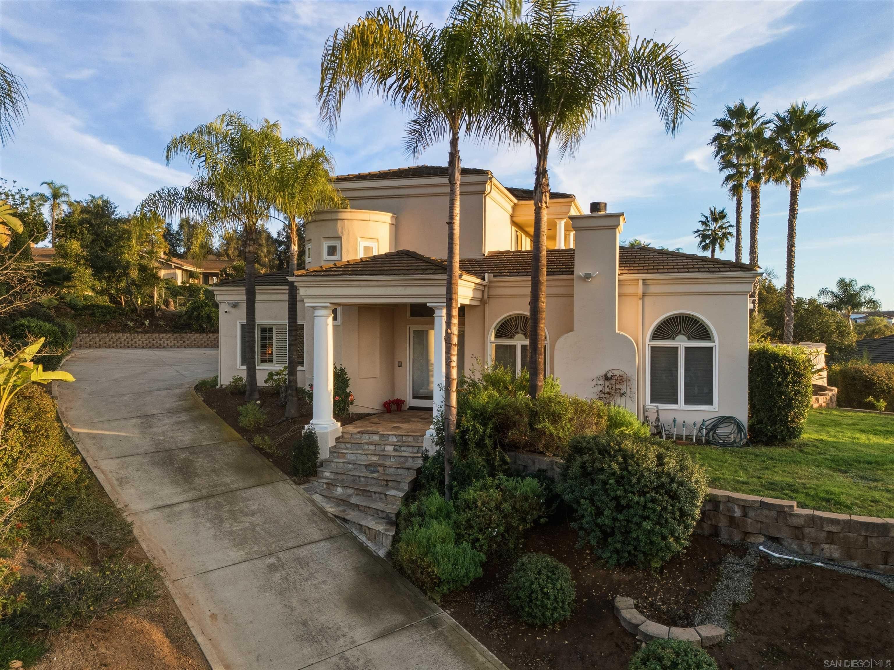 Detail Gallery Image 2 of 43 For 2464  Canyon Creek Rd, Escondido,  CA 92025 - 6 Beds | 5 Baths