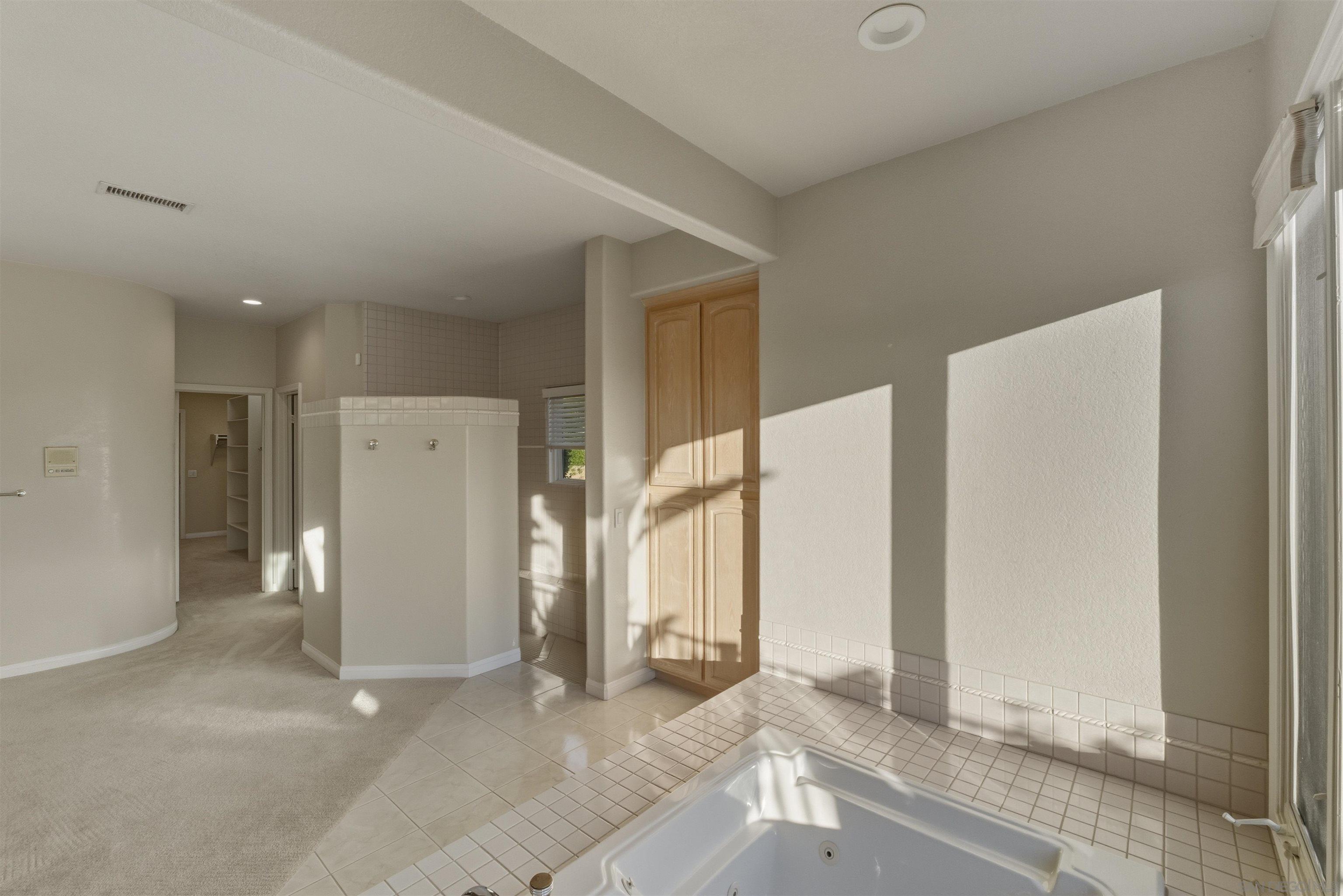 Detail Gallery Image 25 of 43 For 2464  Canyon Creek Rd, Escondido,  CA 92025 - 6 Beds | 5 Baths