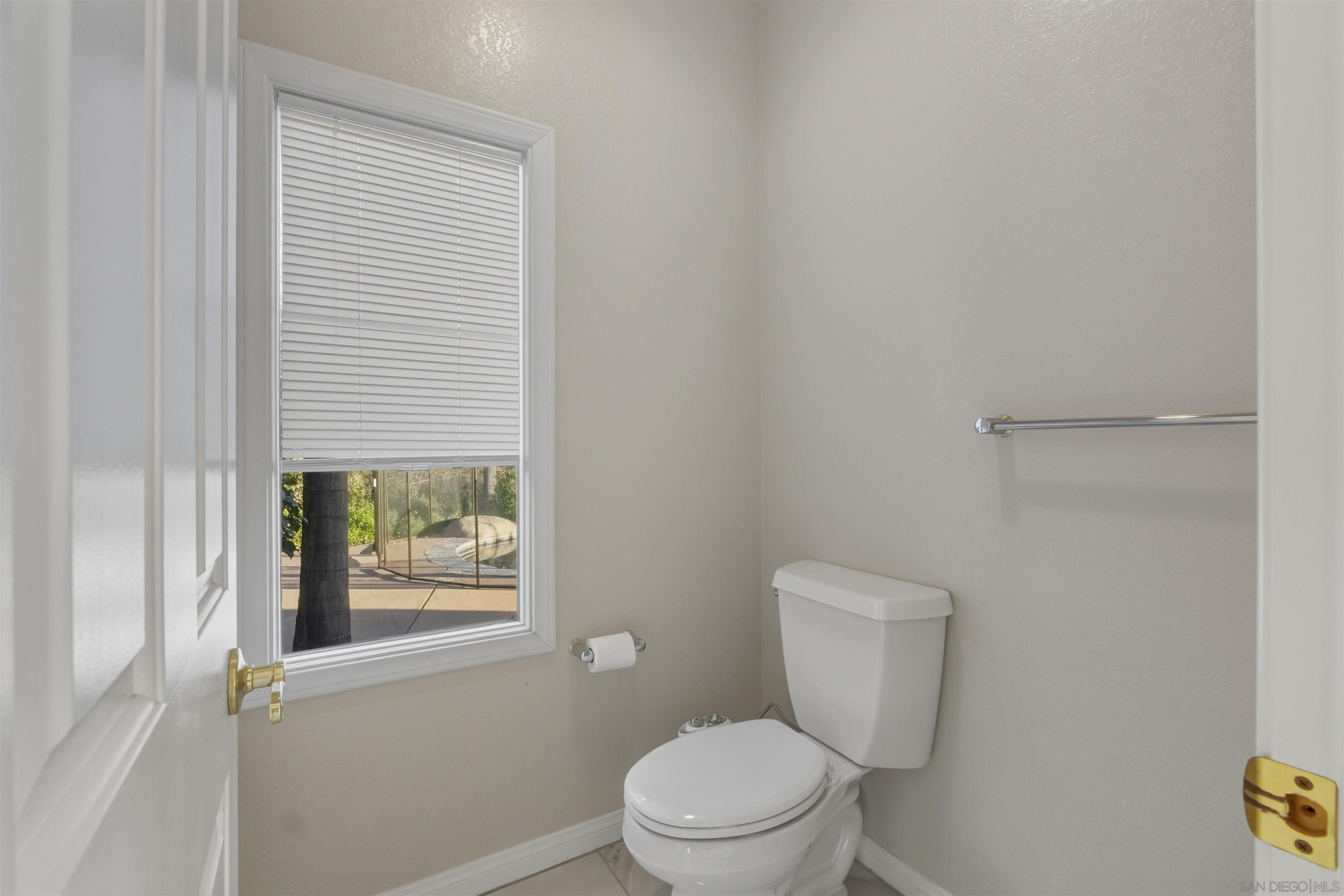 Detail Gallery Image 28 of 43 For 2464  Canyon Creek Rd, Escondido,  CA 92025 - 6 Beds | 5 Baths