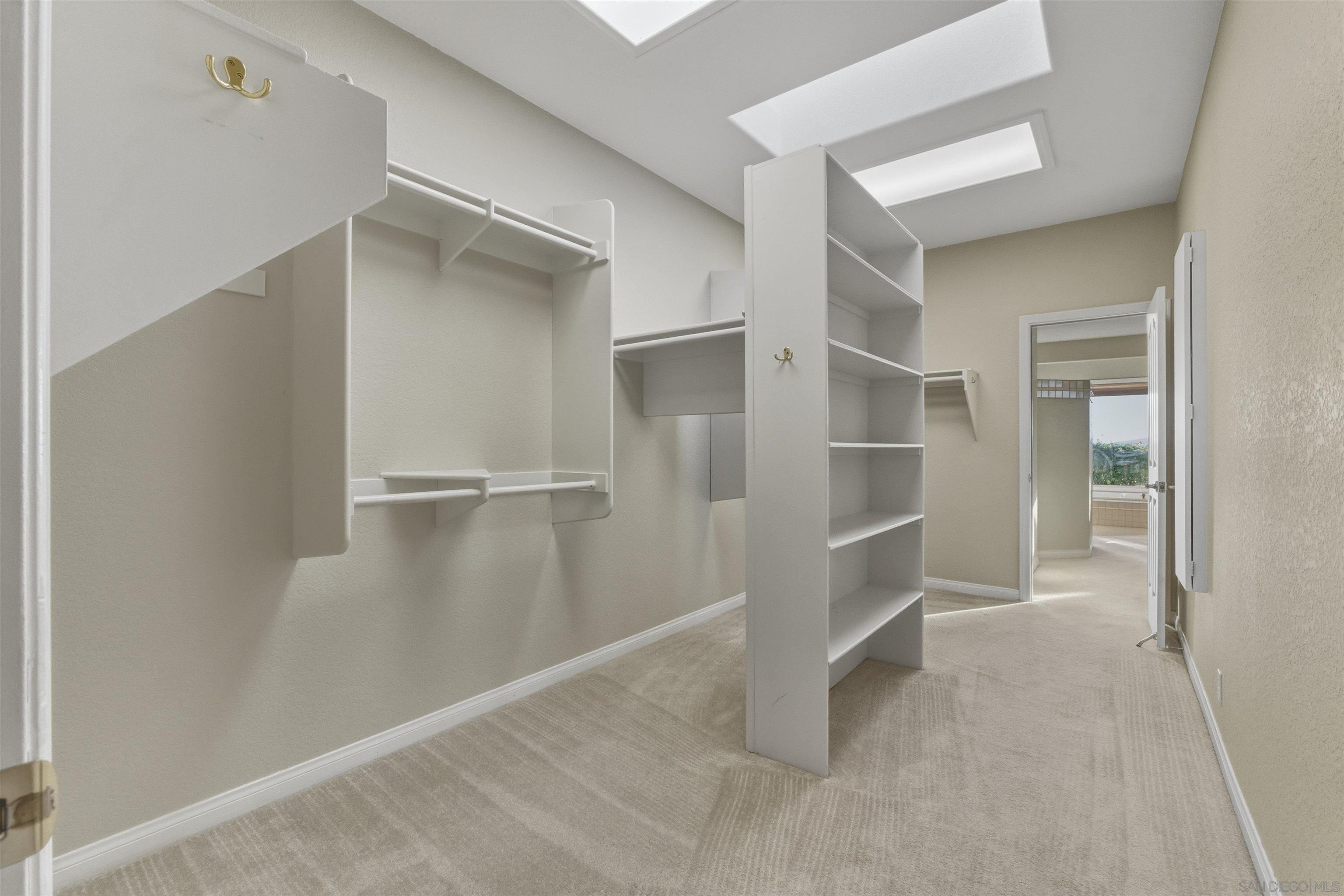 Detail Gallery Image 29 of 43 For 2464  Canyon Creek Rd, Escondido,  CA 92025 - 6 Beds | 5 Baths