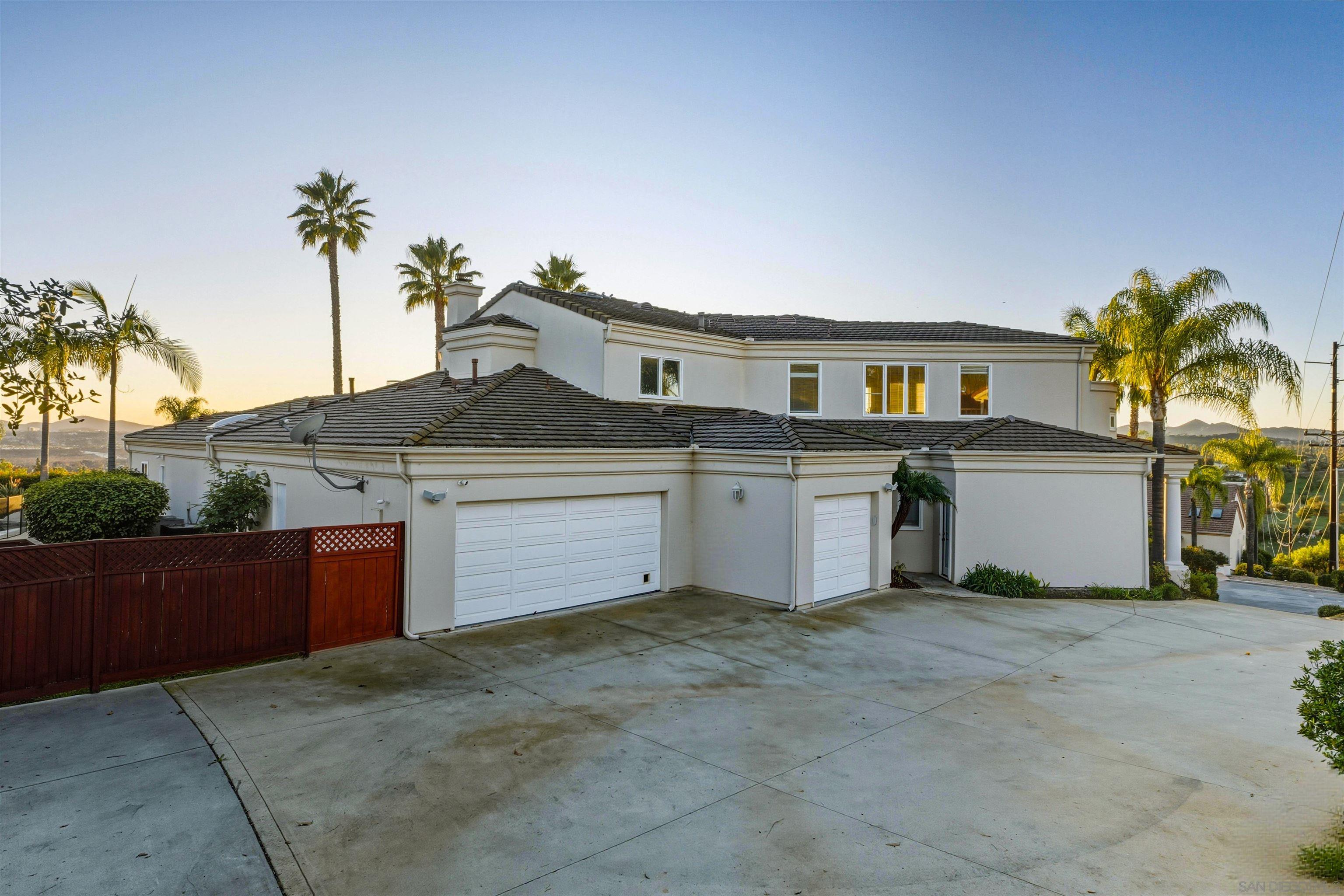 Detail Gallery Image 5 of 43 For 2464  Canyon Creek Rd, Escondido,  CA 92025 - 6 Beds | 5 Baths