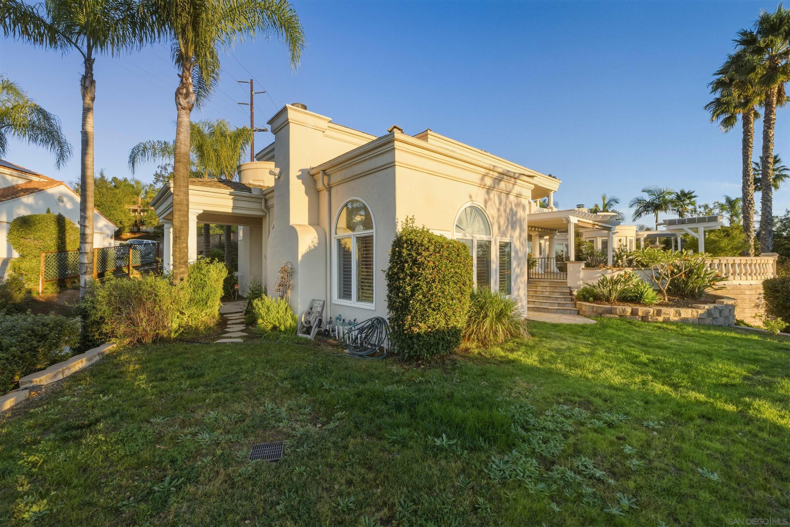 Detail Gallery Image 6 of 43 For 2464  Canyon Creek Rd, Escondido,  CA 92025 - 6 Beds | 5 Baths