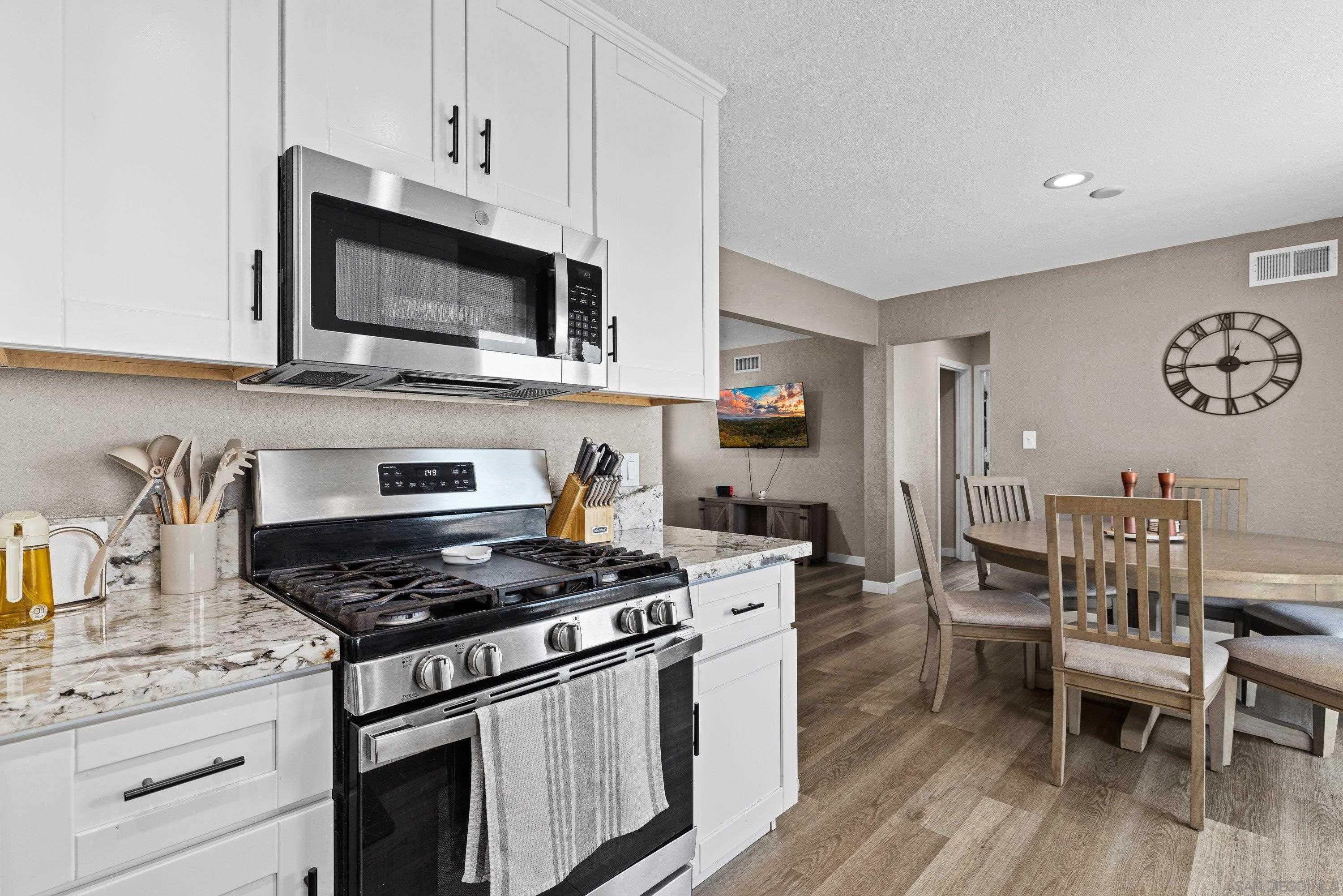 Detail Gallery Image 11 of 27 For 366  Tiny, El Cajon,  CA 92019 - 3 Beds | 1/1 Baths